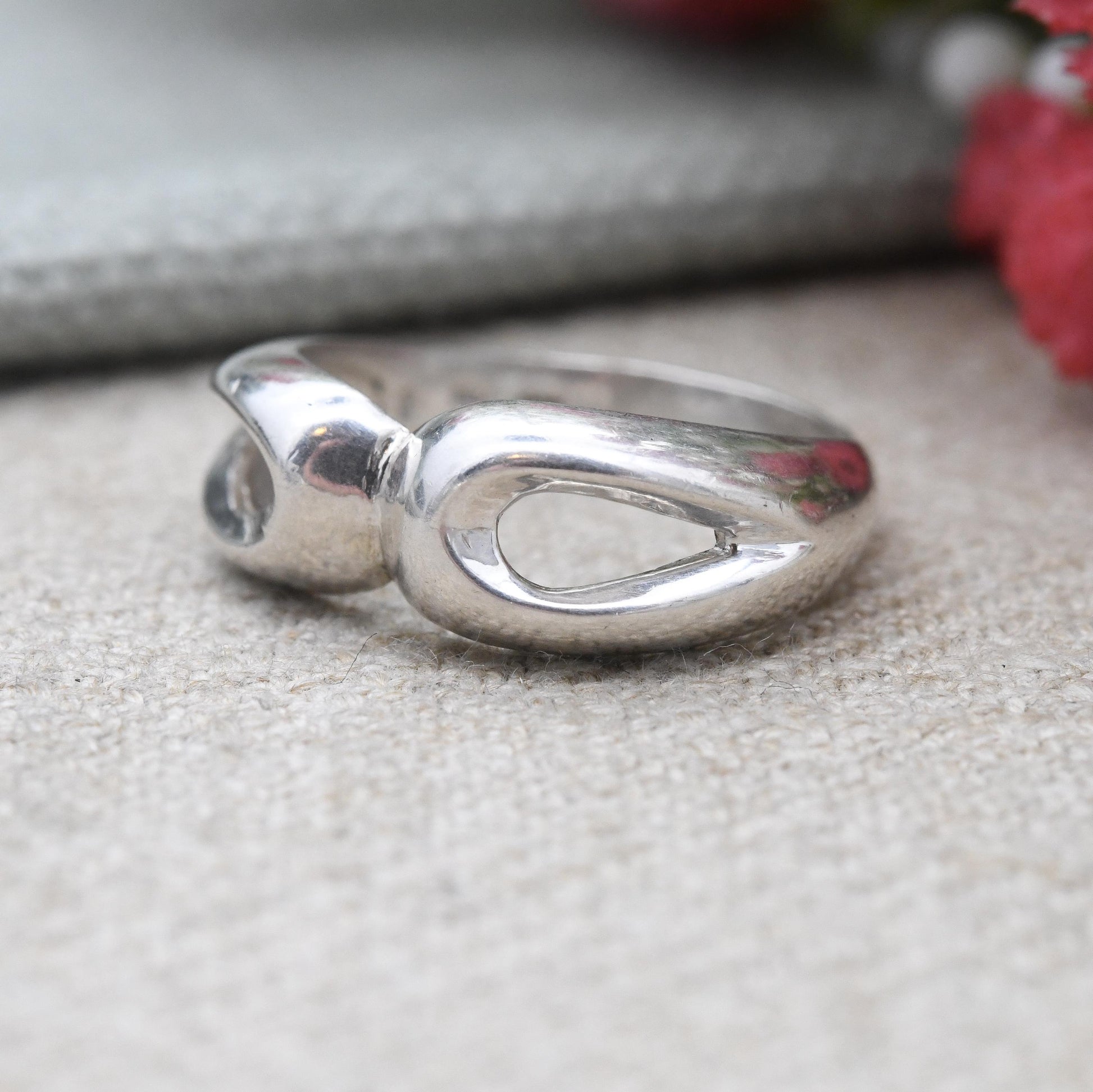 Vintage Silver Heart Shape Band Ring - European Minimalist Everyday Understated Openwork Unisex Design | UK Size - L 1/2 | US Size - 6 1/4