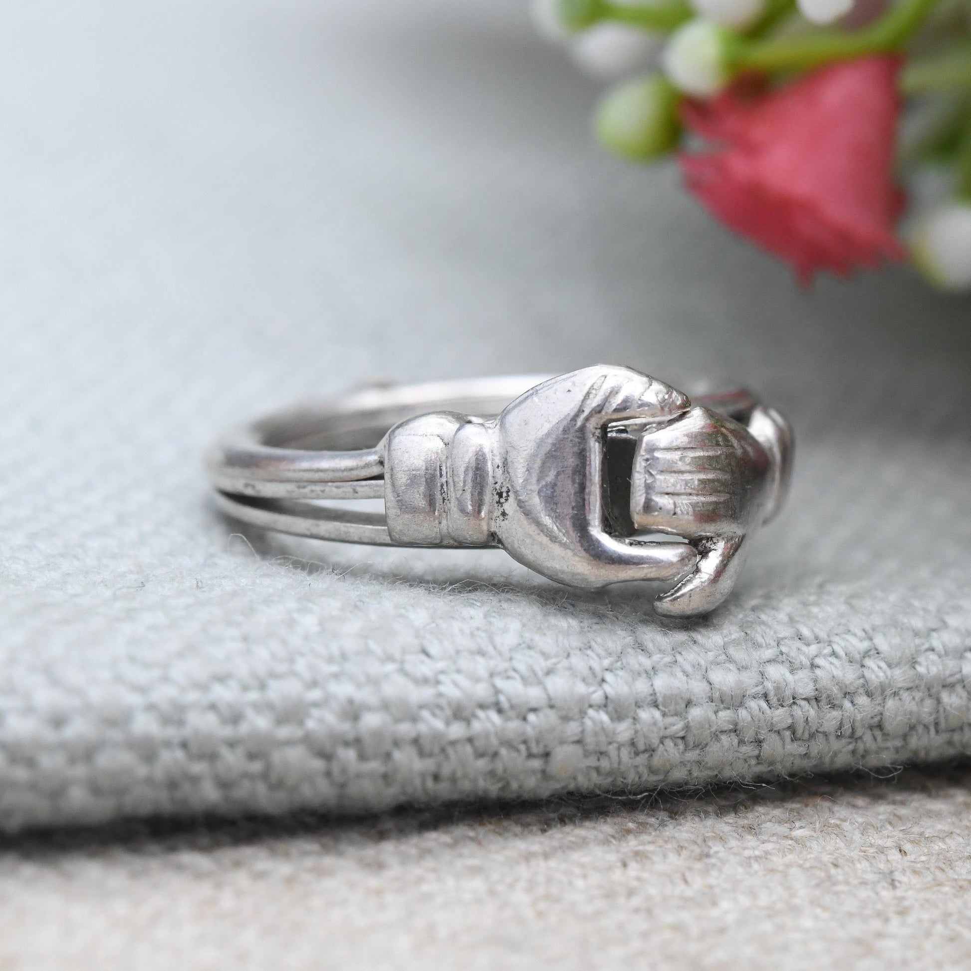 Vintage Silver Fede Gimmel Ring Interlocking 3 Bands - Clasped Hands Over Heart Symbolic Jewellery | UK Size - J | US - 5