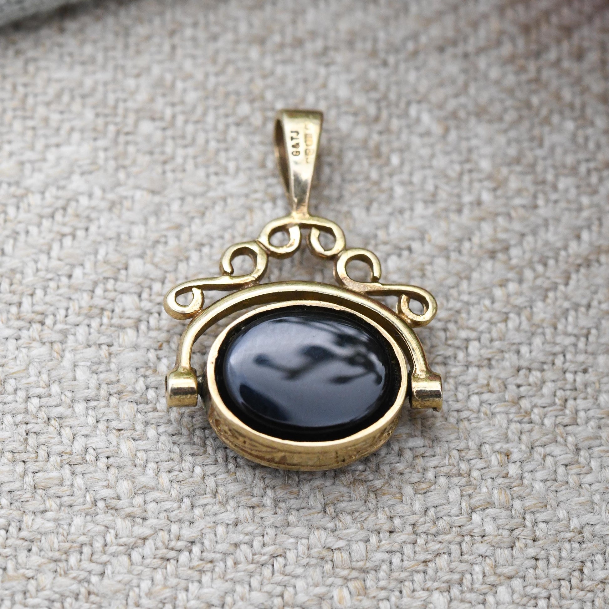 Vintage 9ct Gold Spinner Fob Pendant c. 1980s - Antique Style Miniature Gemstone Watch Fob Charm Ornate | Cabochon Red Carnelian Black Onyx