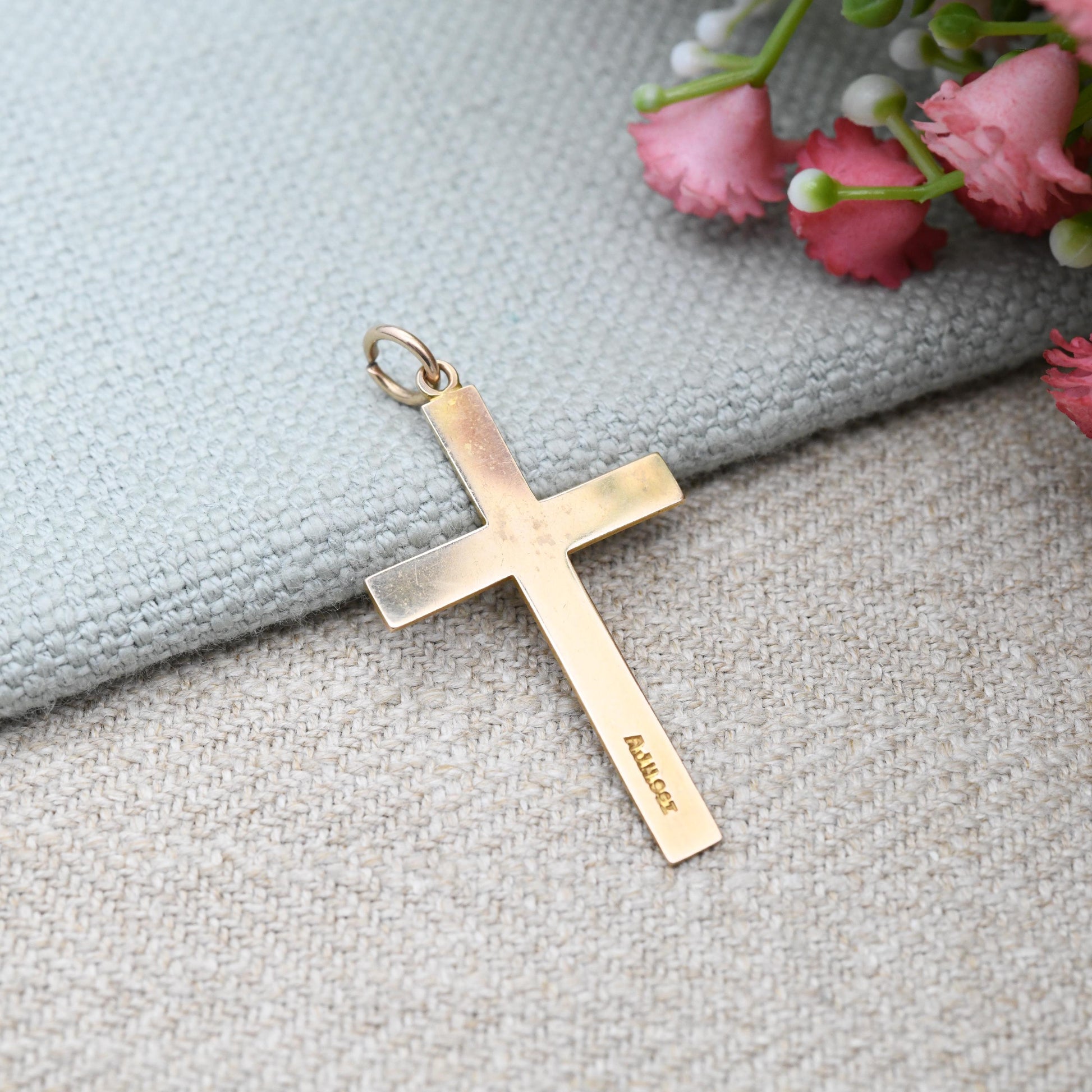 Vintage 9ct Gold Plain Cross Pendant c. 1950s - Mid-Century Minimal Yellow Gold Jewellery Christian Religious Necklace Christening Baptism