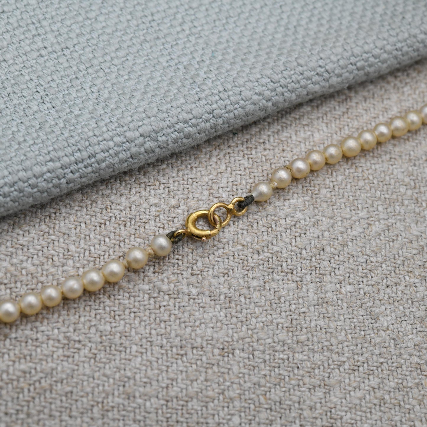 Vintage Faux Pearl Necklace in Fitted Box with 9ct Gold Clasp - Northern Goldsmiths Company Duchess Pearls Reg. No. 426873 | Choker 16"