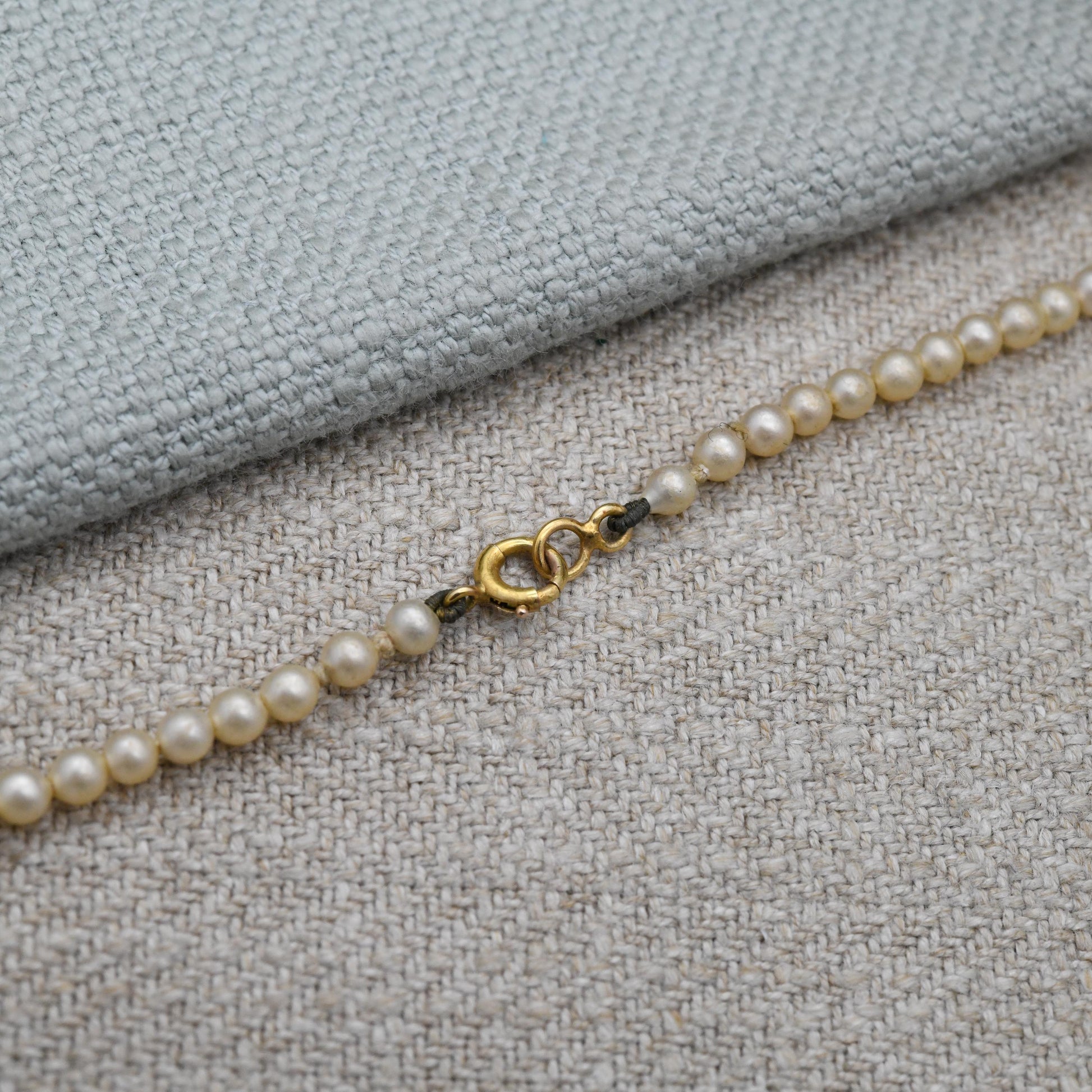 Vintage Faux Pearl Necklace in Fitted Box with 9ct Gold Clasp - Northern Goldsmiths Company Duchess Pearls Reg. No. 426873 | Choker 16"