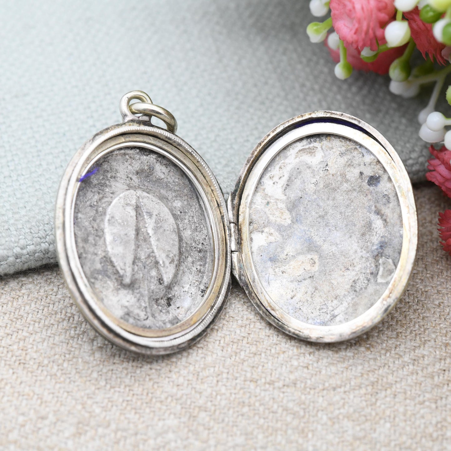Antique Victorian Horseshoe Locket Pendant Sterling Silver Back and Front - Ornate Large Oval Necklace Pendant | Hand Engraved Aesthetic