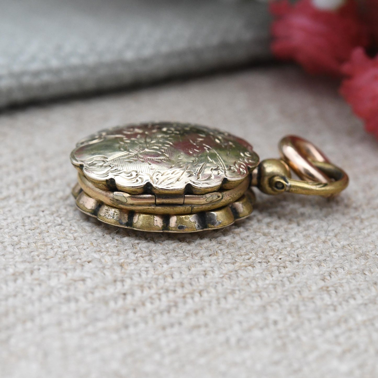 Antique Victorian Double Sided Locket 9ct Gold Back and Front Miniature Pendant - Magnifying Glass | Engraved Flowers Aesthetic Movement