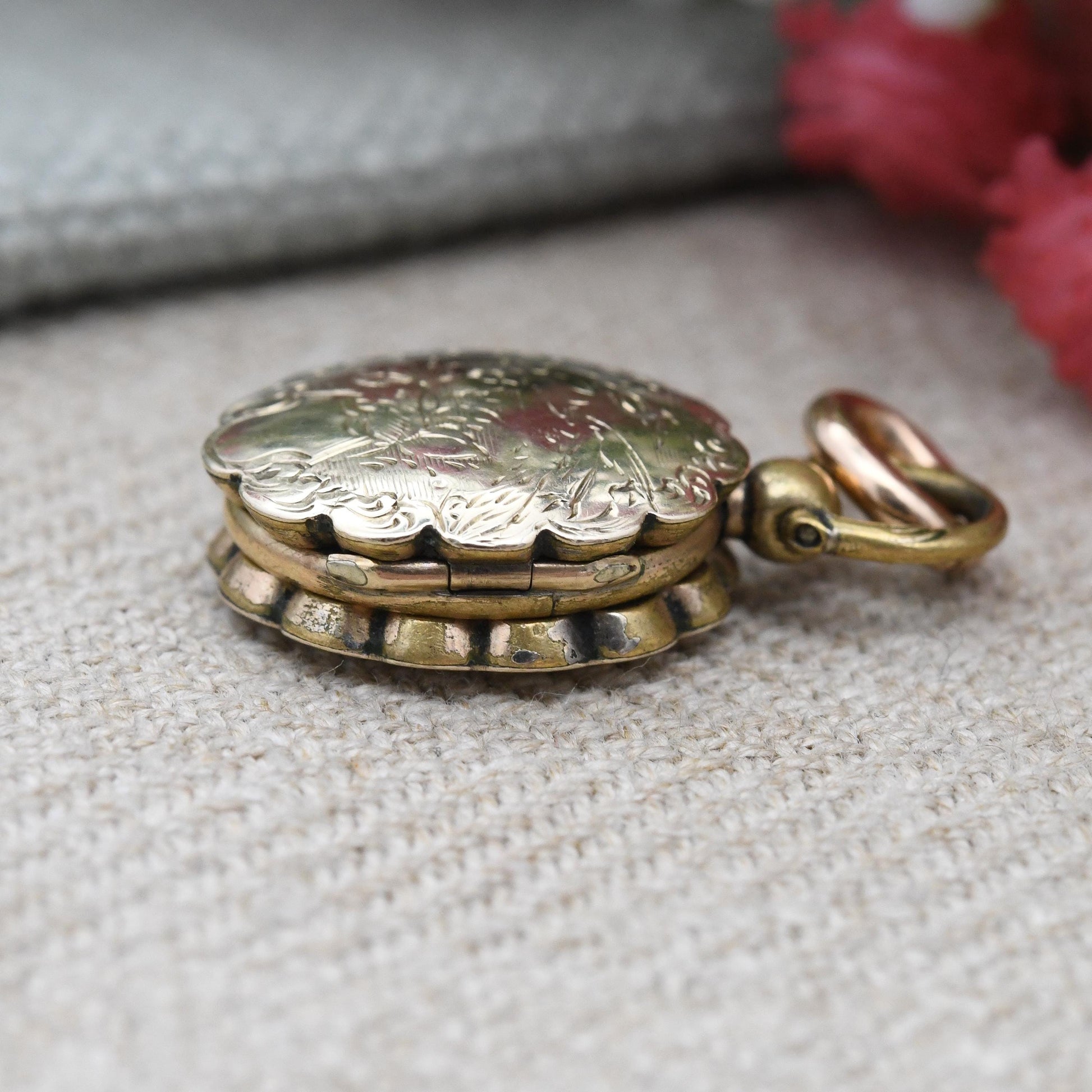 Antique Victorian Double Sided Locket 9ct Gold Back and Front Miniature Pendant - Magnifying Glass | Engraved Flowers Aesthetic Movement