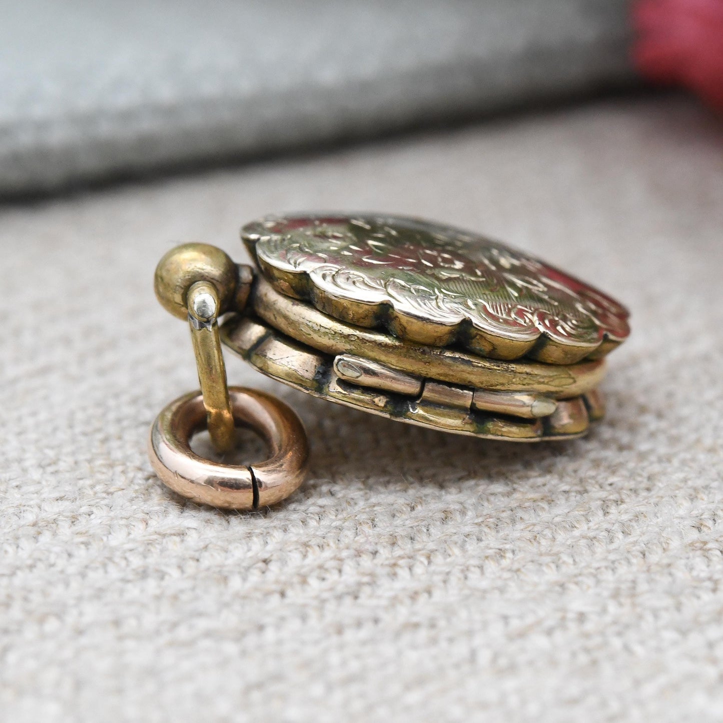 Antique Victorian Double Sided Locket 9ct Gold Back and Front Miniature Pendant - Magnifying Glass | Engraved Flowers Aesthetic Movement