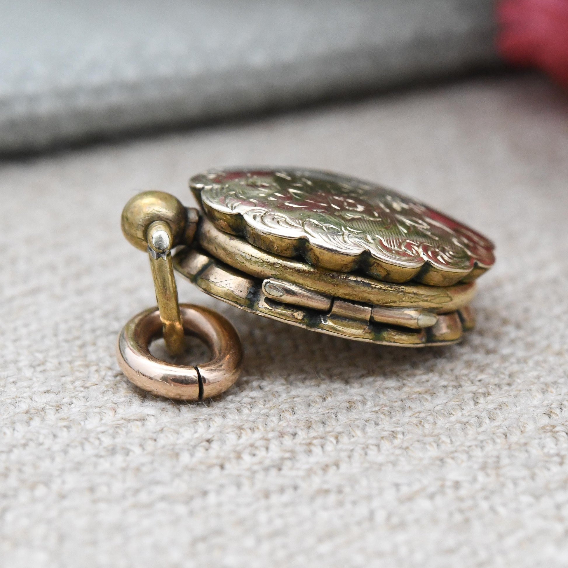 Antique Victorian Double Sided Locket 9ct Gold Back and Front Miniature Pendant - Magnifying Glass | Engraved Flowers Aesthetic Movement