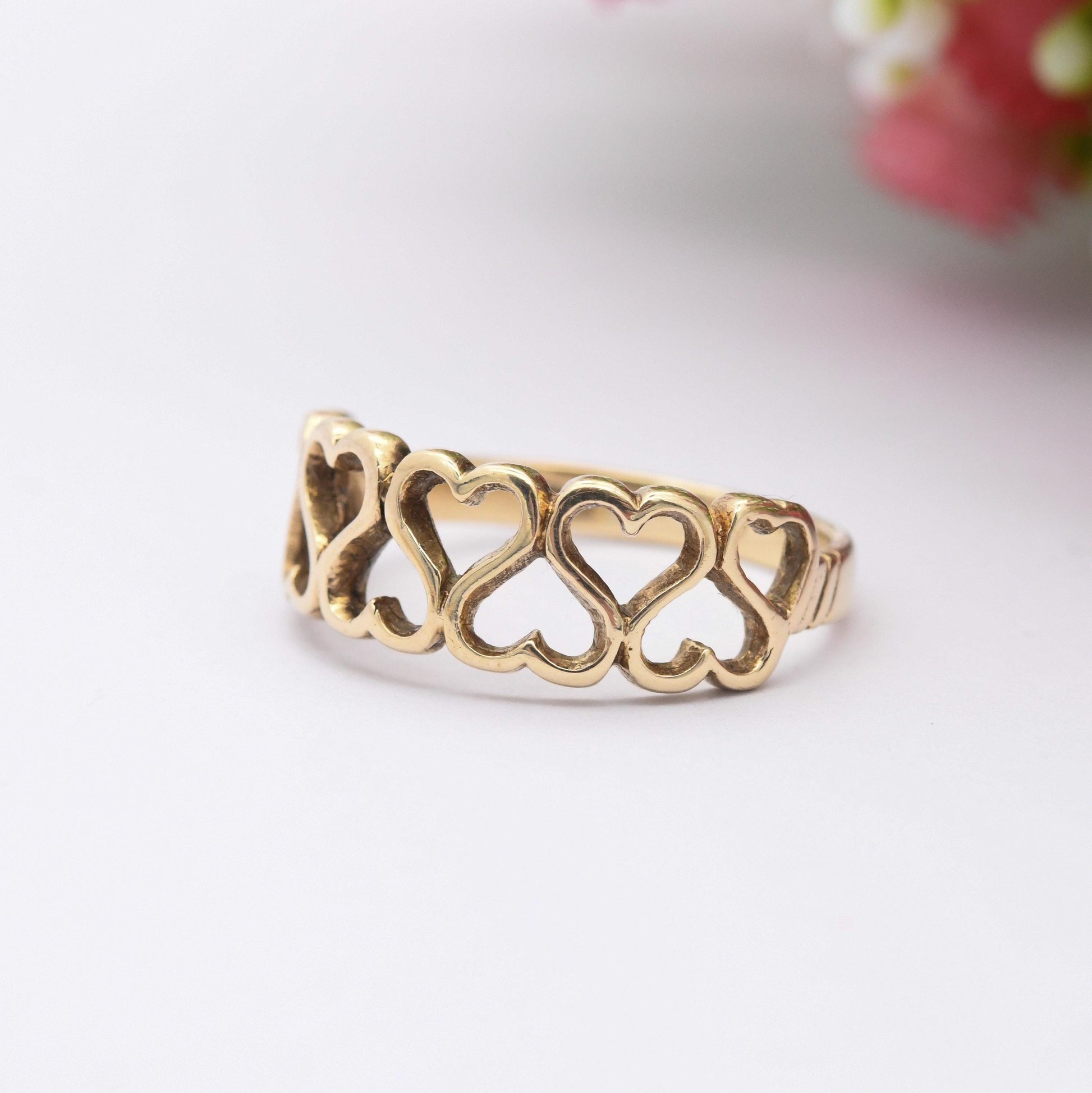 Vintage 9ct Gold Heart Ring 1976 - Open Love Heart Design Mid-Century 1970s Sentimental Jewellery Gift | UK Size - P | US Size - 7 1/2