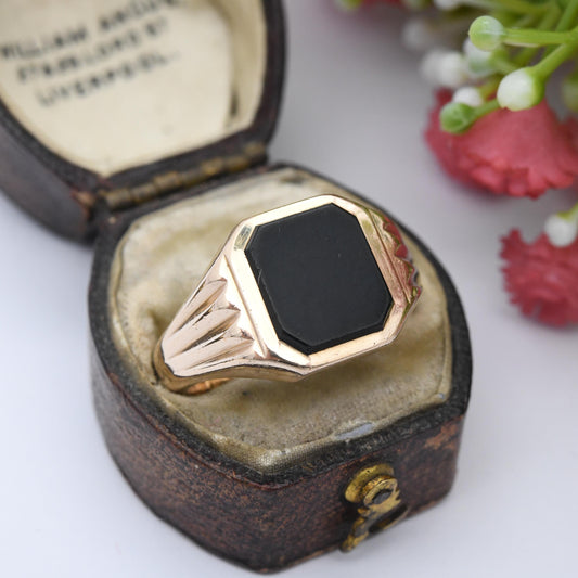Vintage 9ct Gold Onyx Signet Ring 1967 by W Wilkinson - Unisex Yellow Gold and Black Jewellery Gift for Him | UK Size - R 1/2 | US Size - 9
