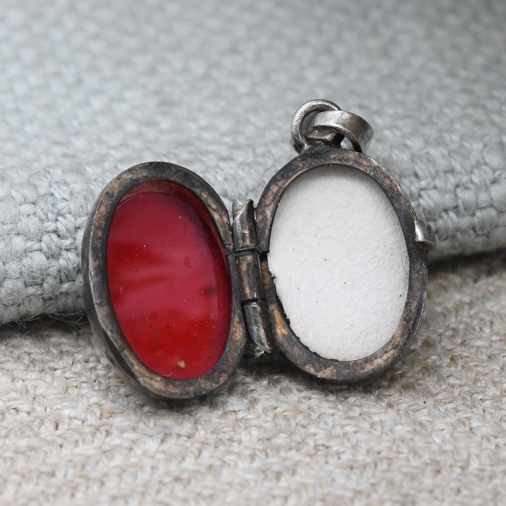Vintage Sterling Silver Locket Pendant Small Charm - Mini Oval Locket Gift for Necklace Stack Charm Bracelet | Small Photo Picture Locket