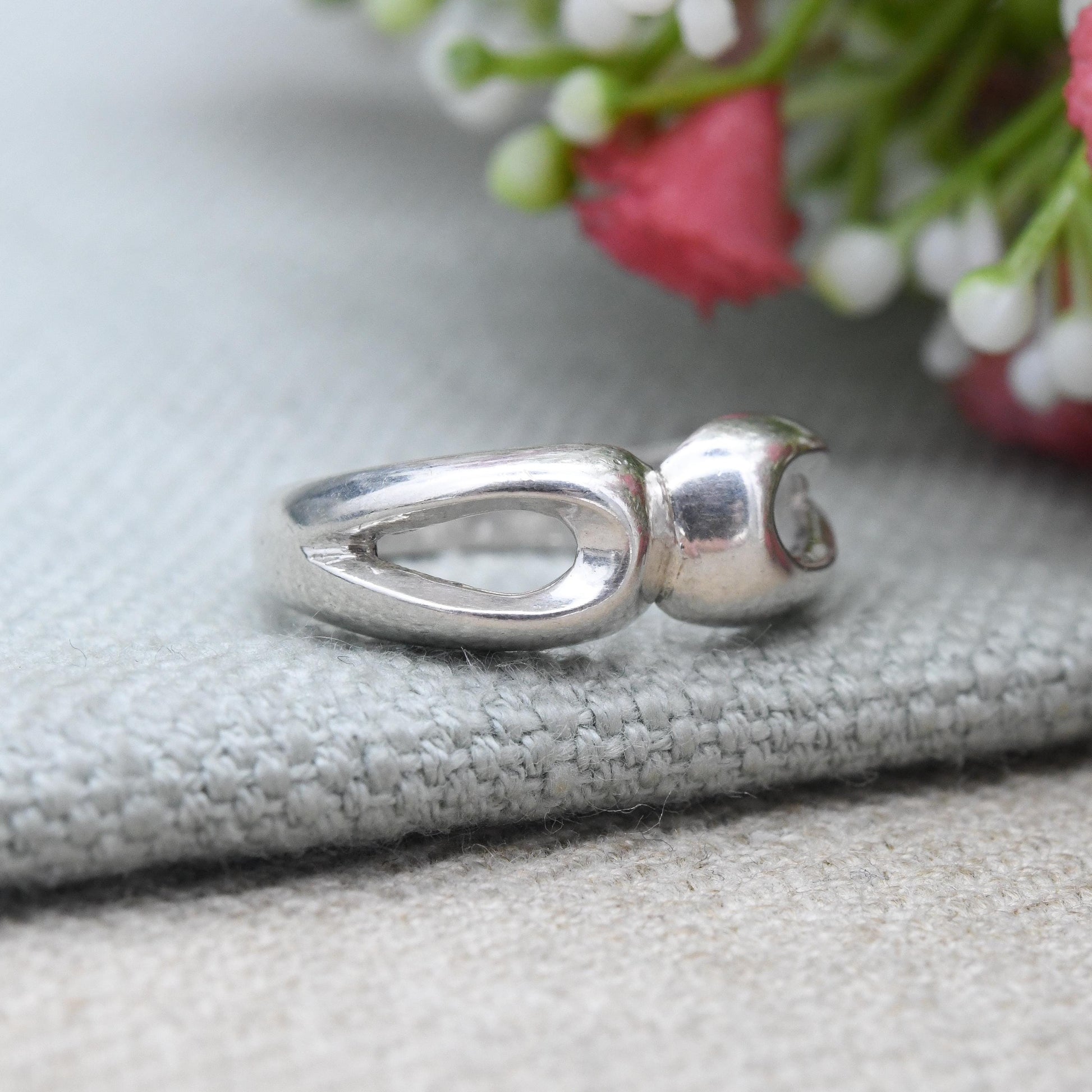 Vintage Silver Heart Shape Band Ring - European Minimalist Everyday Understated Openwork Unisex Design | UK Size - L 1/2 | US Size - 6 1/4