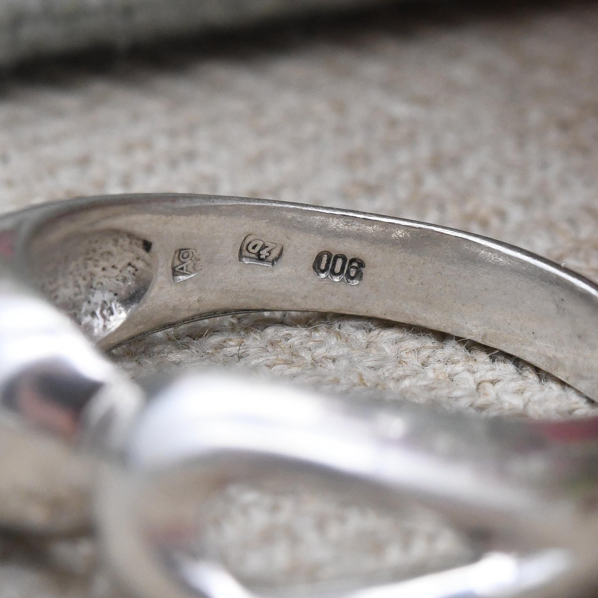 Vintage Silver Heart Shape Band Ring - European Minimalist Everyday Understated Openwork Unisex Design | UK Size - L 1/2 | US Size - 6 1/4