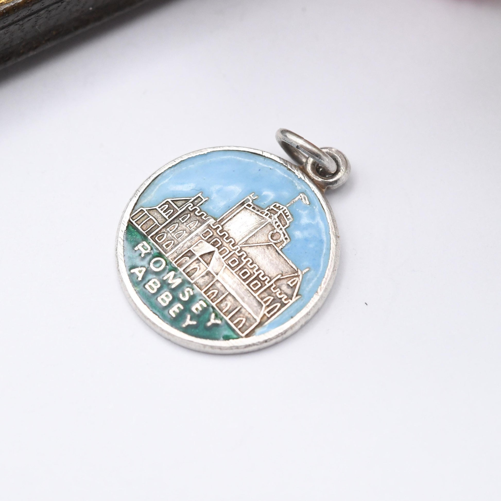 Vintage Sterling Silver Romsey Abbey D&F Charm Pendant - Hampshire | England | Church | Religious Souvenir Gift for Charm Bracelet
