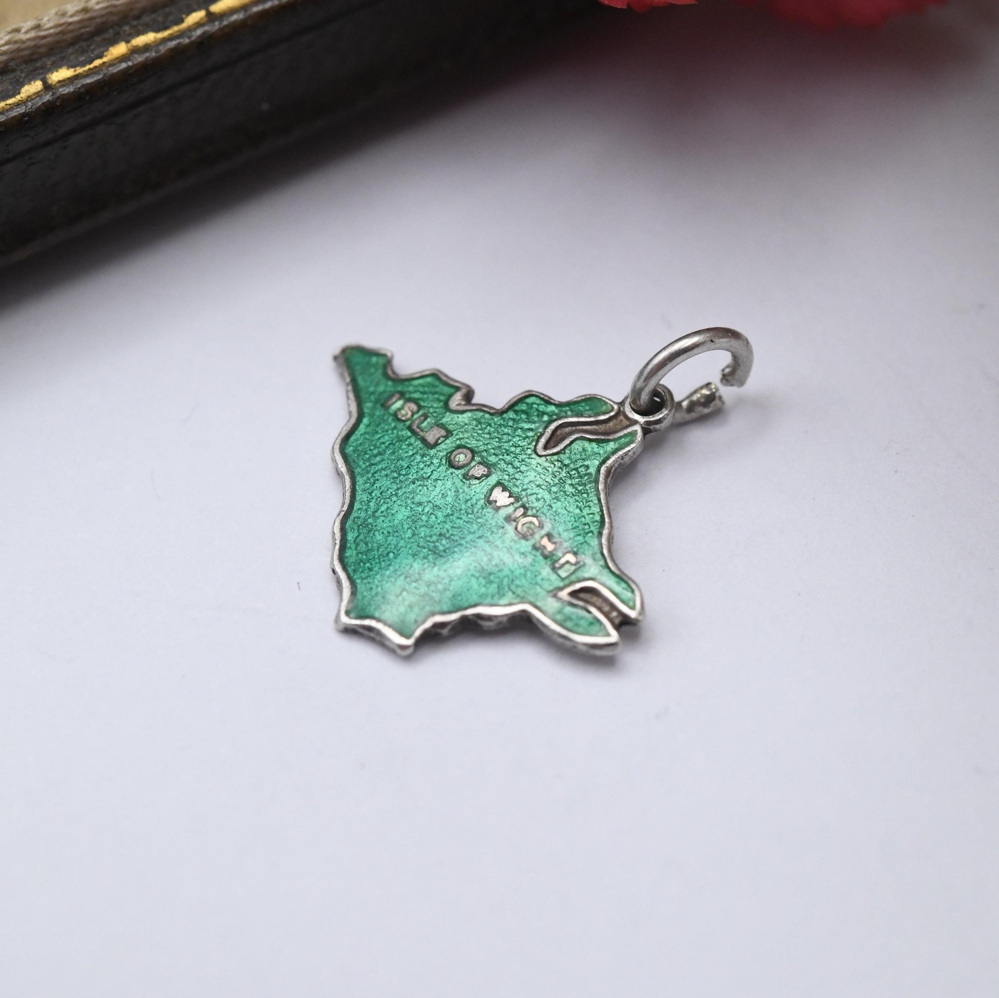 Vintage Sterling Silver Isle of Wight Charm Pendant - Channel Island | British Isles | Travel Charm | Souvenir Gift for Charm Bracelet