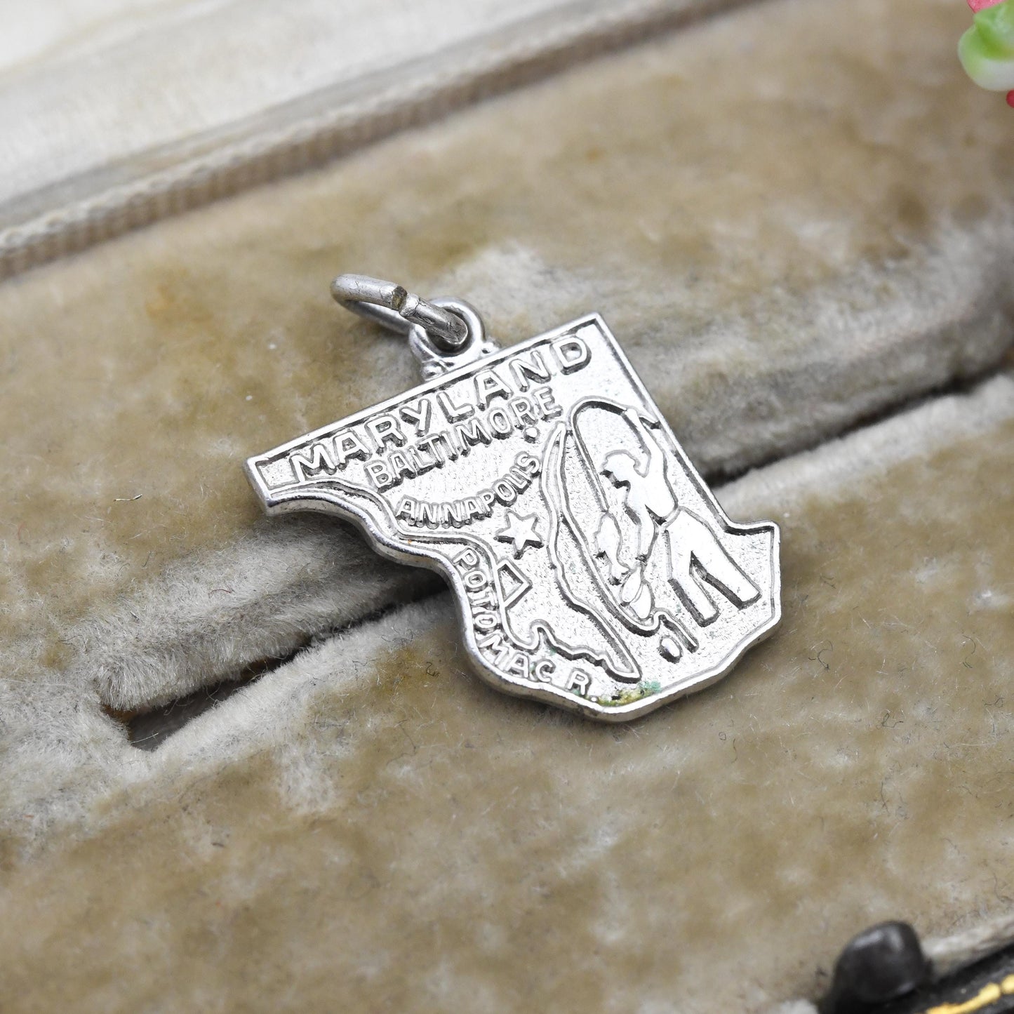 Vintage Sterling Silver Maryland State Charm Pendant - USA | States | State Silhouette | Souvenir Gift for Charm Bracelet