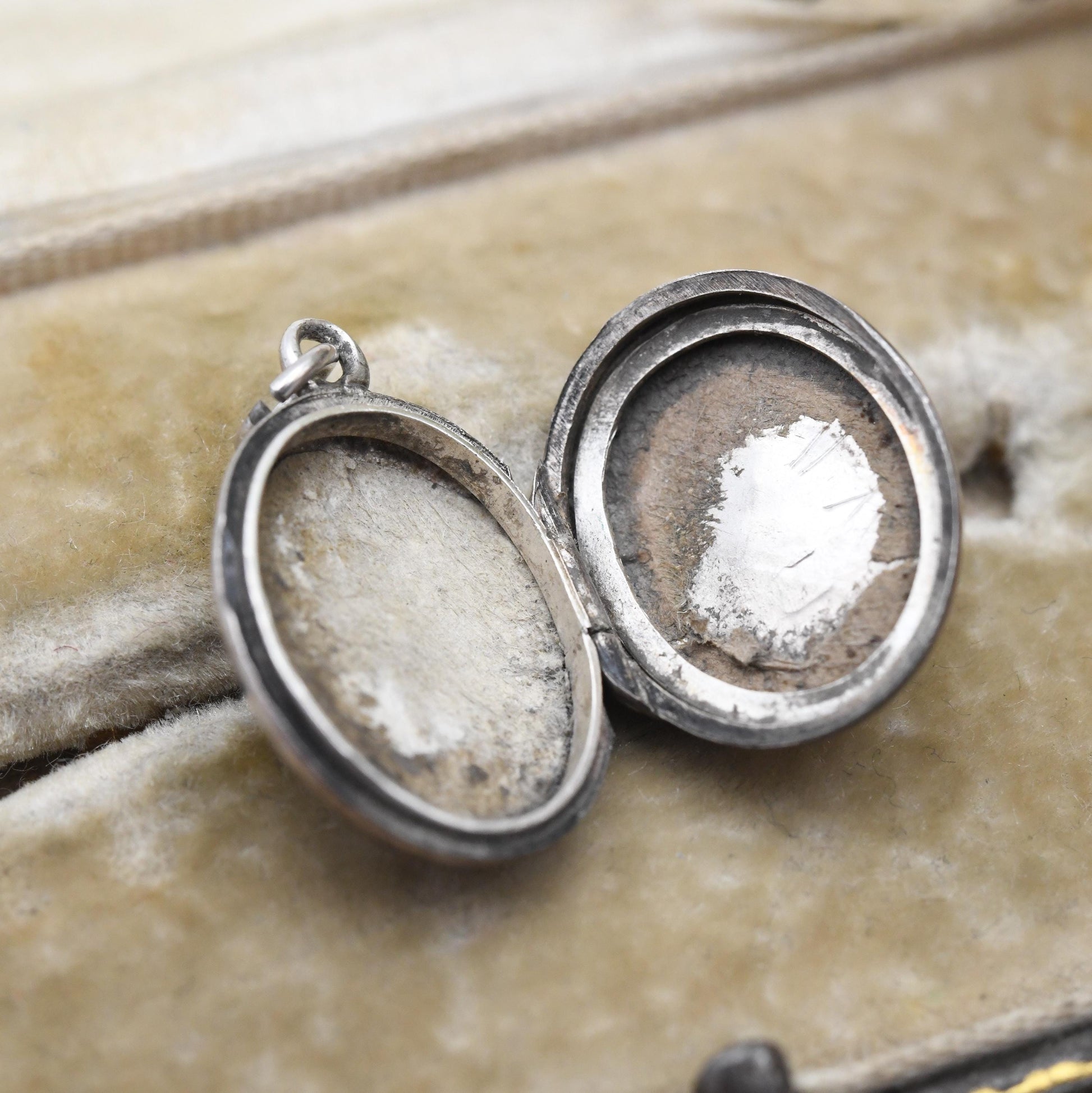 Antique Victorian Sterling Silver Horse Shoe Locket Charm Pendant 1887 - Sentimental | Mourning Jewellery | Gift for Pendant Necklace