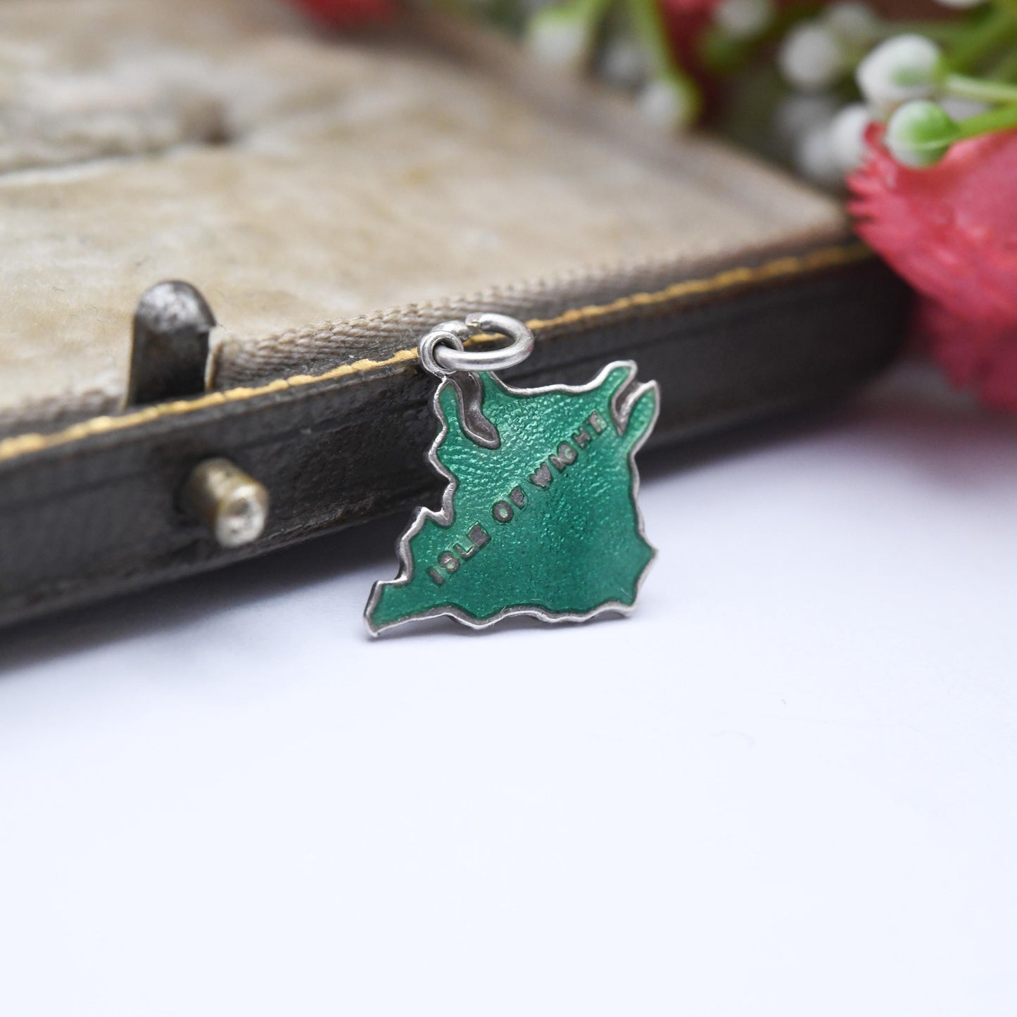 Vintage Sterling Silver Isle of Wight Charm Pendant - Channel Island | British Isles | Travel Charm | Souvenir Gift for Charm Bracelet