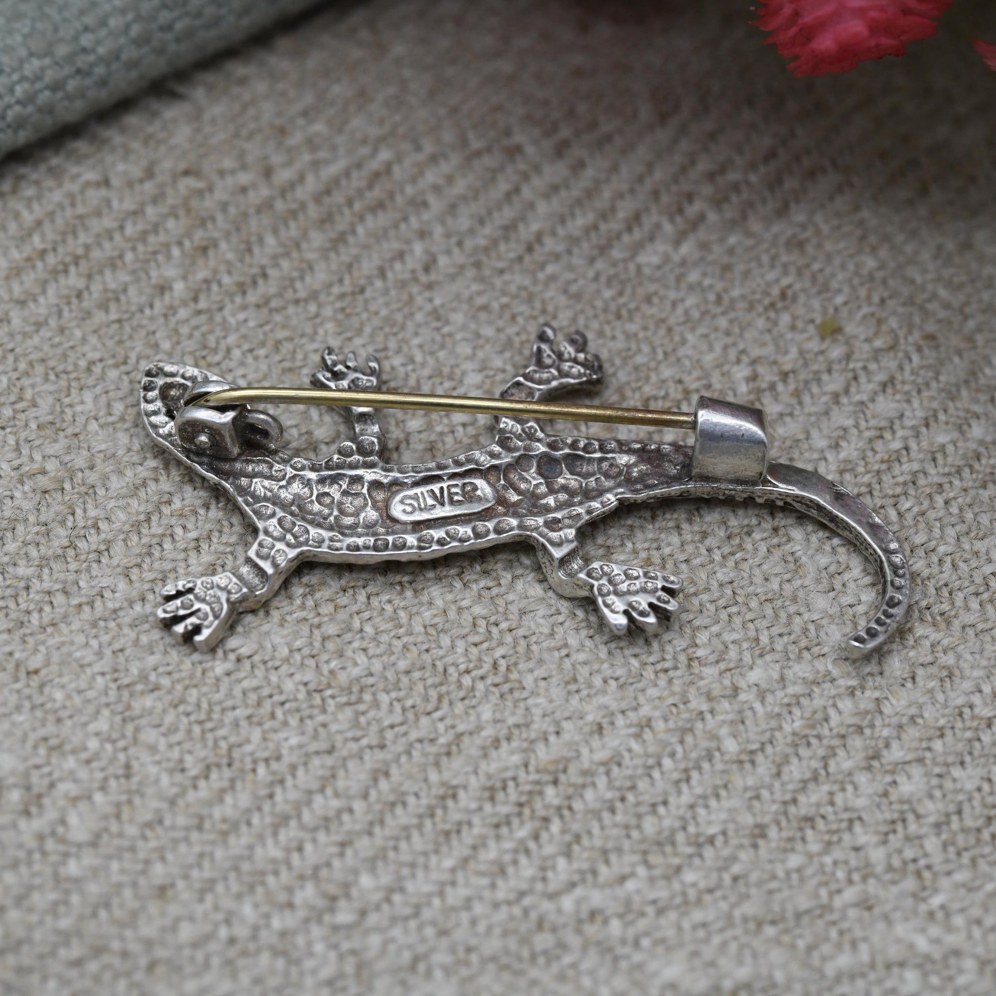 Vintage Sterling Silver Gecko Brooch - Detailed Crawling Gecko | Small Black Stone Eyes | Textured | Novelty Animal Jewellery