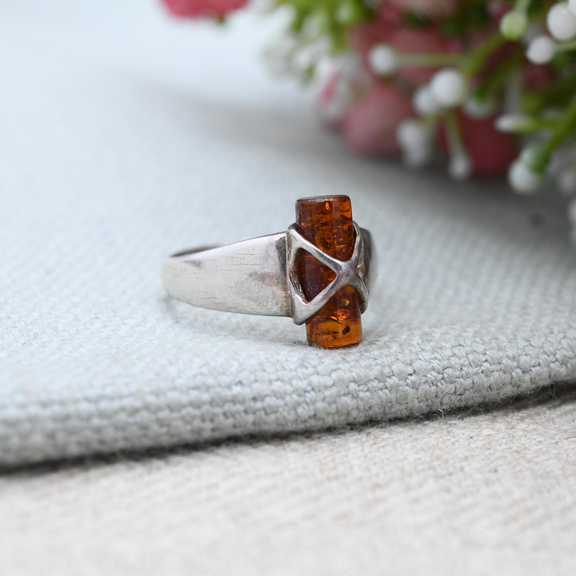 Vintage Sterling Silver Baltic Amber Ring Cylindrical - Chunky Modernist Silver Ring Cylinder Shape Stone | UK Size - P | US Size - 7 3/4