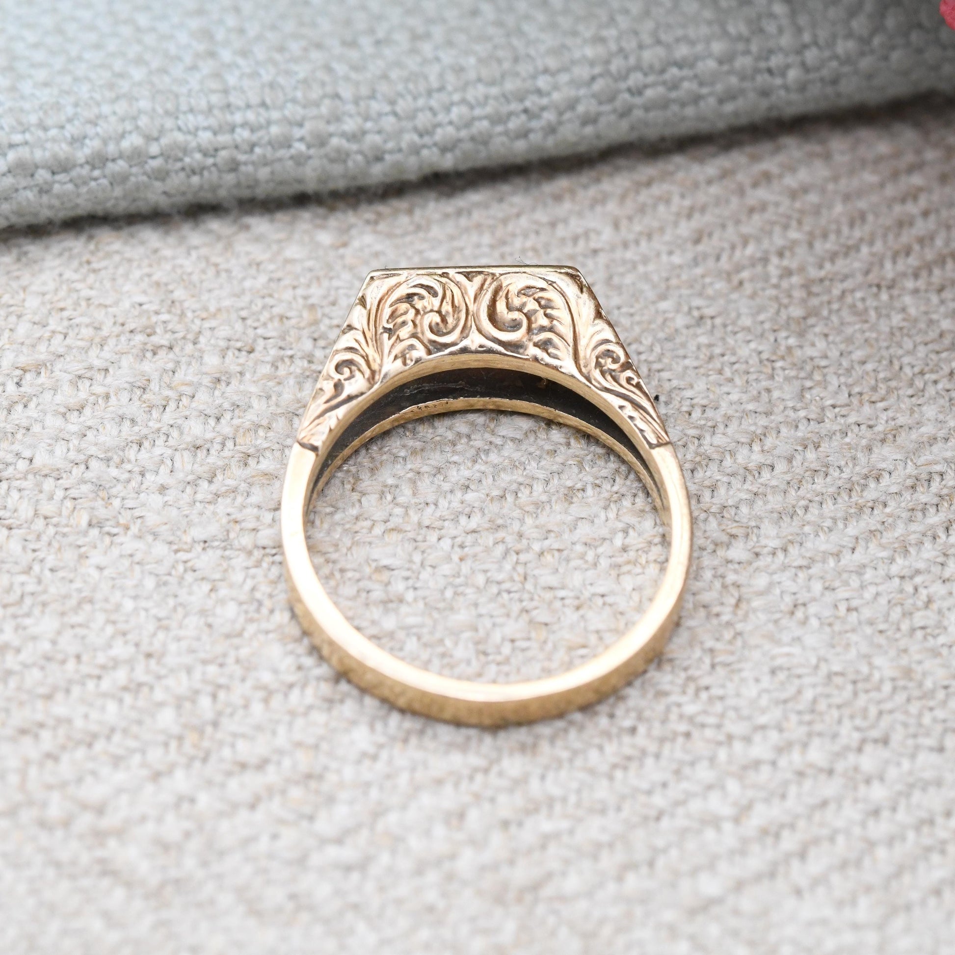 Vintage 9ct Gold Amethyst Ring 1971 - Antique Revival Style Engraved Scrolling Shank | Purple Gemstone | UK Size - O 1/2 | US Size - 7 3/4