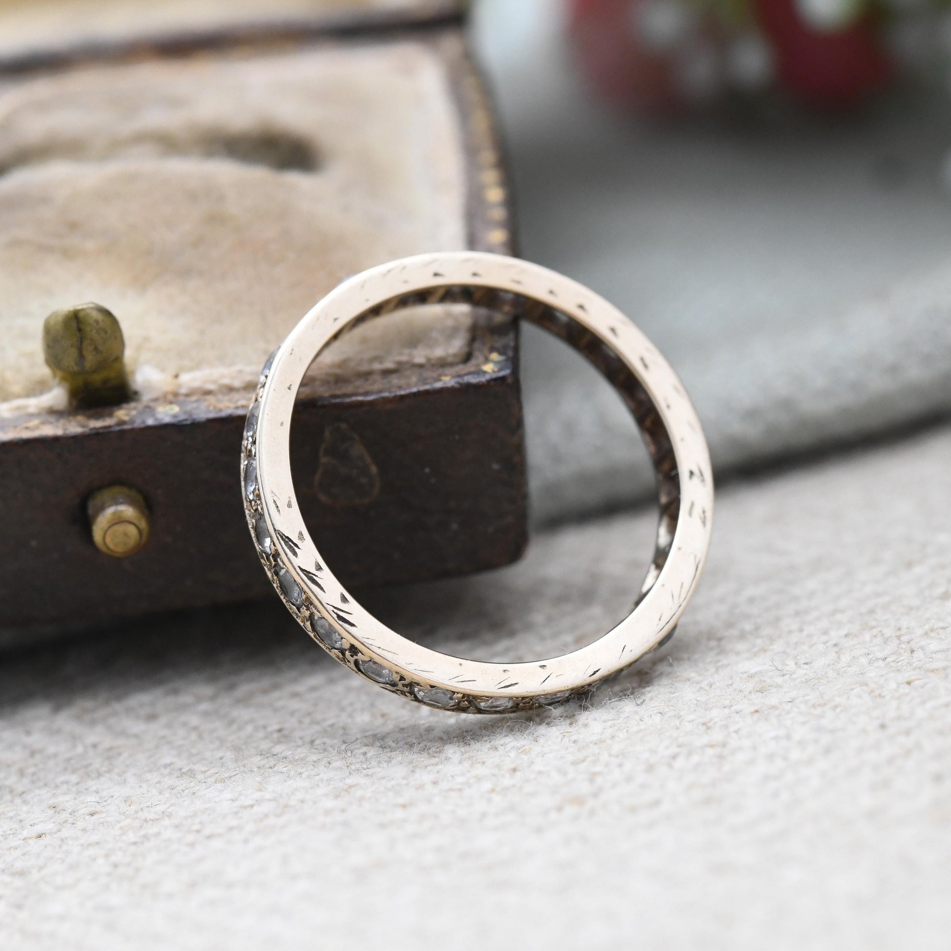 Vintage 9ct Gold Eternity Ring with Clear Stones 1979 - Mid-Century Wedding Band Anniversary Stacking Ring | UK Size - P | US Size - 7 3/4