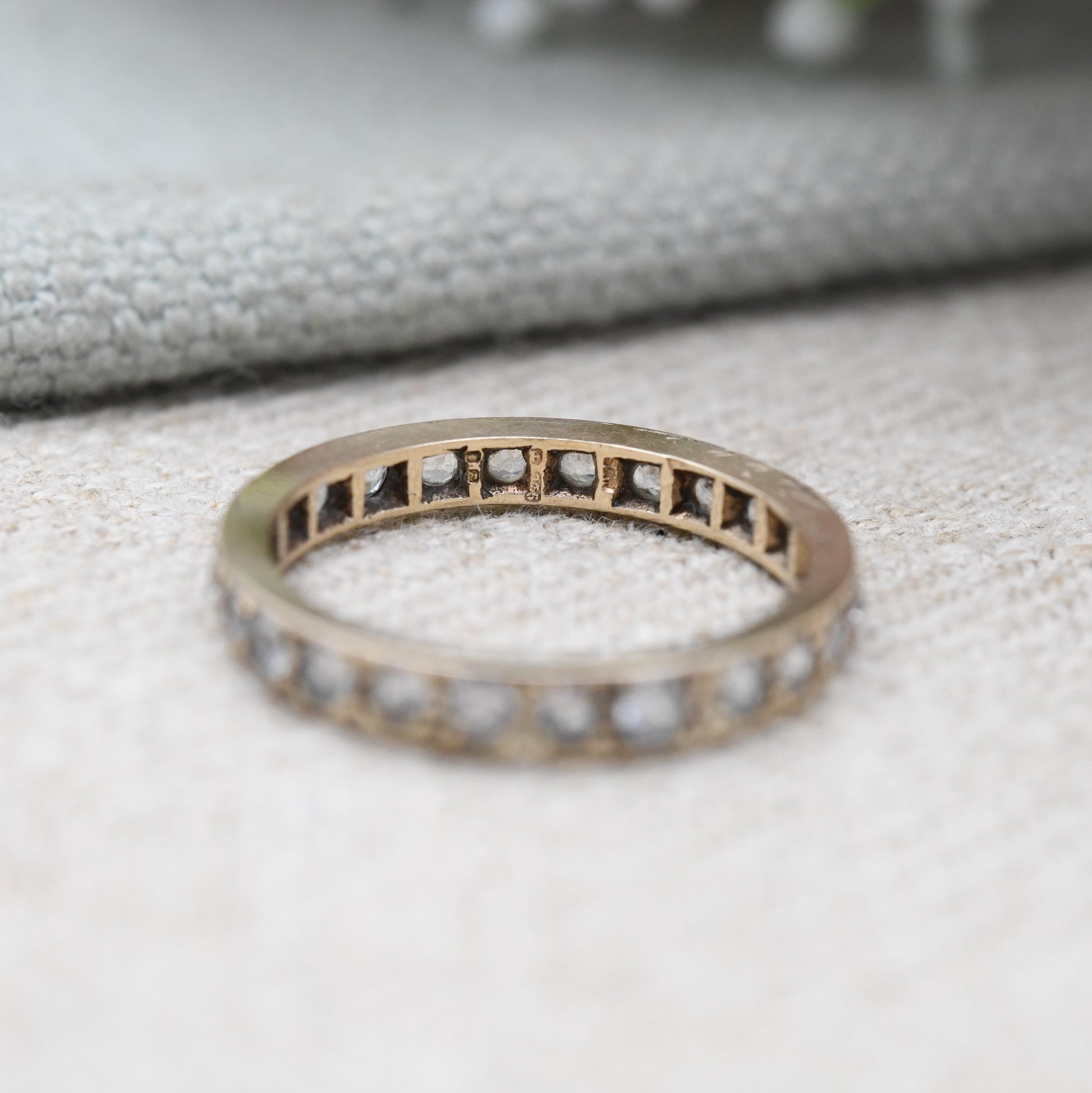 Vintage 9ct Gold Eternity Ring with Clear Stones 1979 - Mid-Century Wedding Band Anniversary Stacking Ring | UK Size - P | US Size - 7 3/4