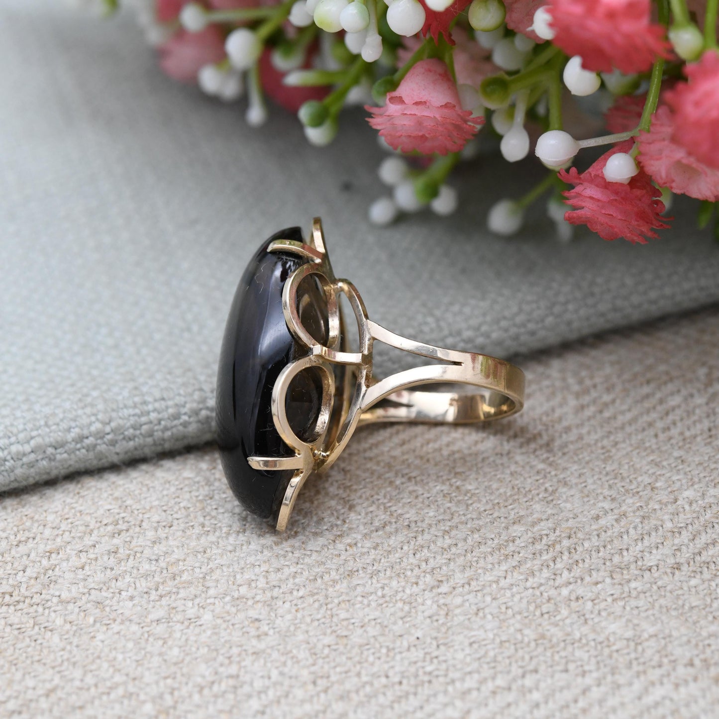 Vintage 9ct Gold Smoky Quartz Statement Ring 1972 with Large Cabochon Stone - Mid-Century Gemstone Cocktail | UK Size - O | US Size - 7 1/4