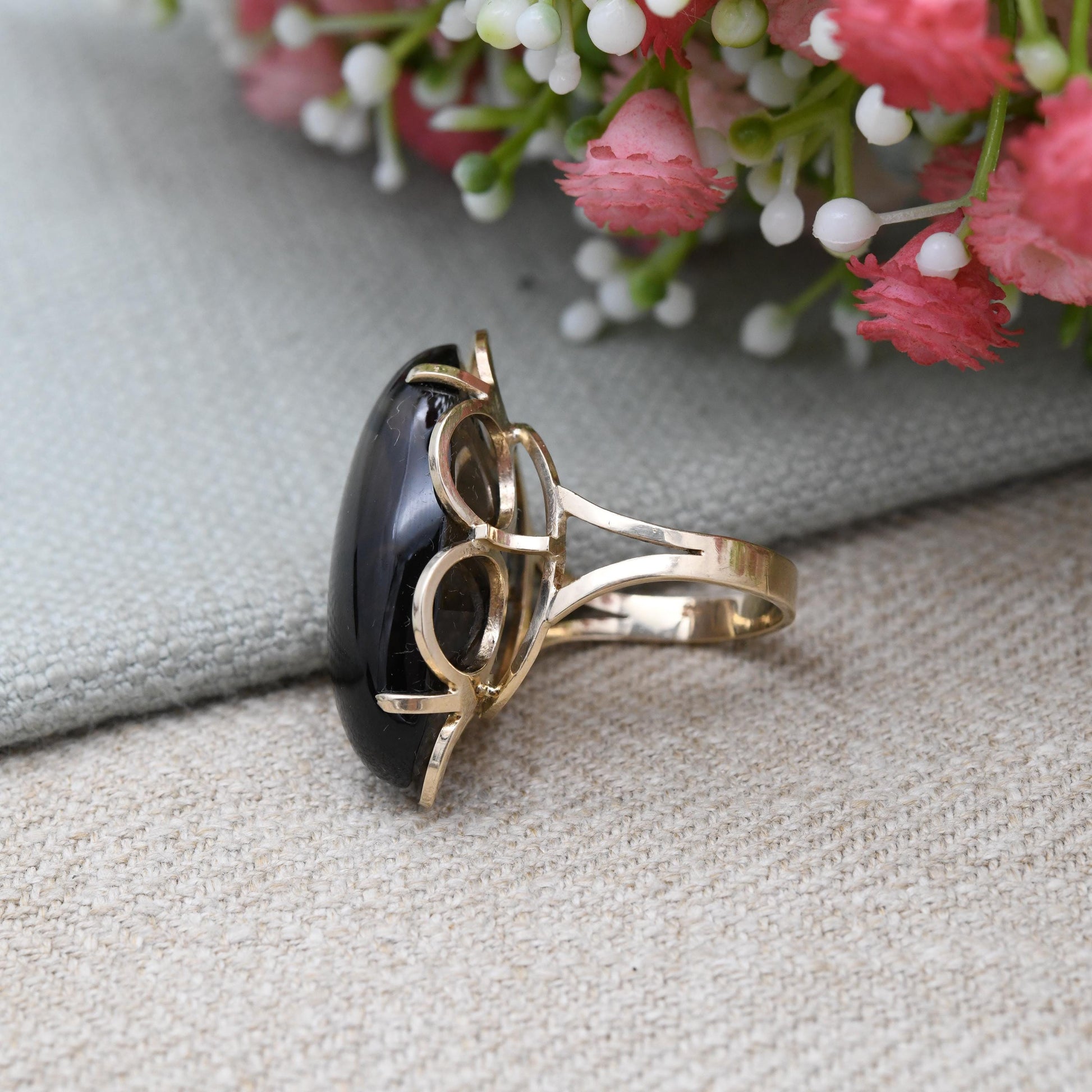Vintage 9ct Gold Smoky Quartz Statement Ring 1972 with Large Cabochon Stone - Mid-Century Gemstone Cocktail | UK Size - O | US Size - 7 1/4