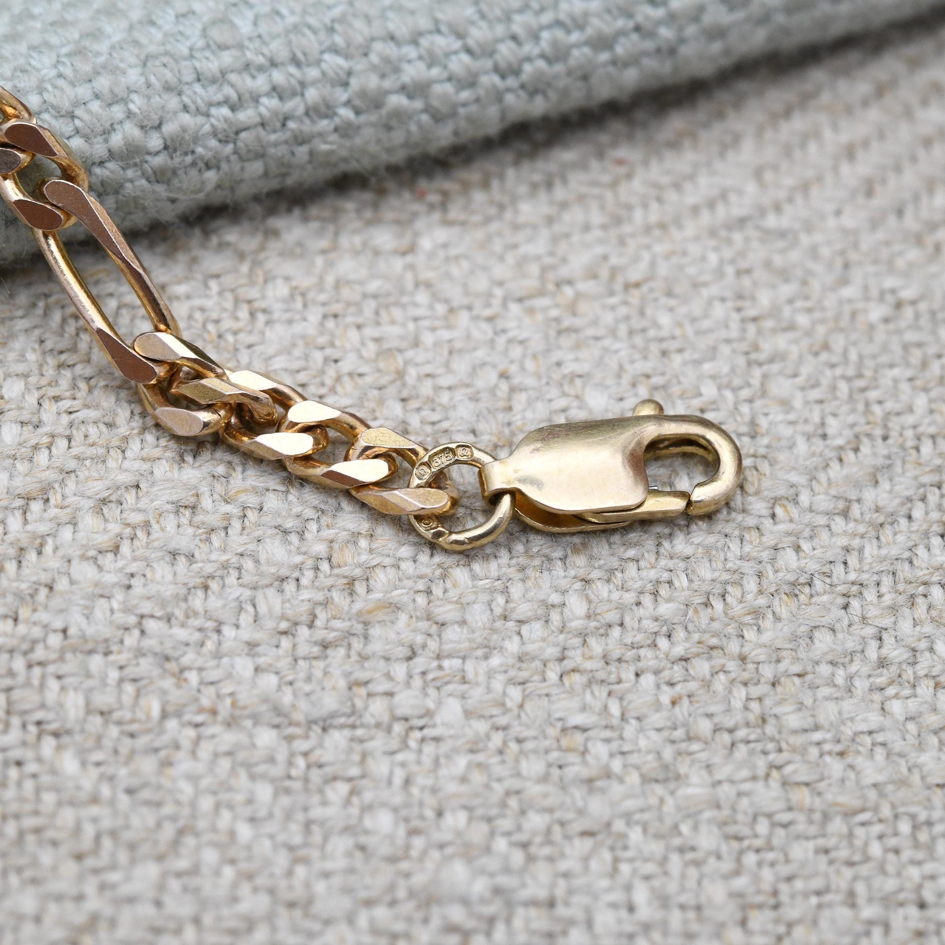 Vintage 9ct Gold Figaro Chain Necklace 1990 - Unisex 9K Solid Gold Chain Flat Links | Yellow Gold Jewellery for Men | 46cm | 18"