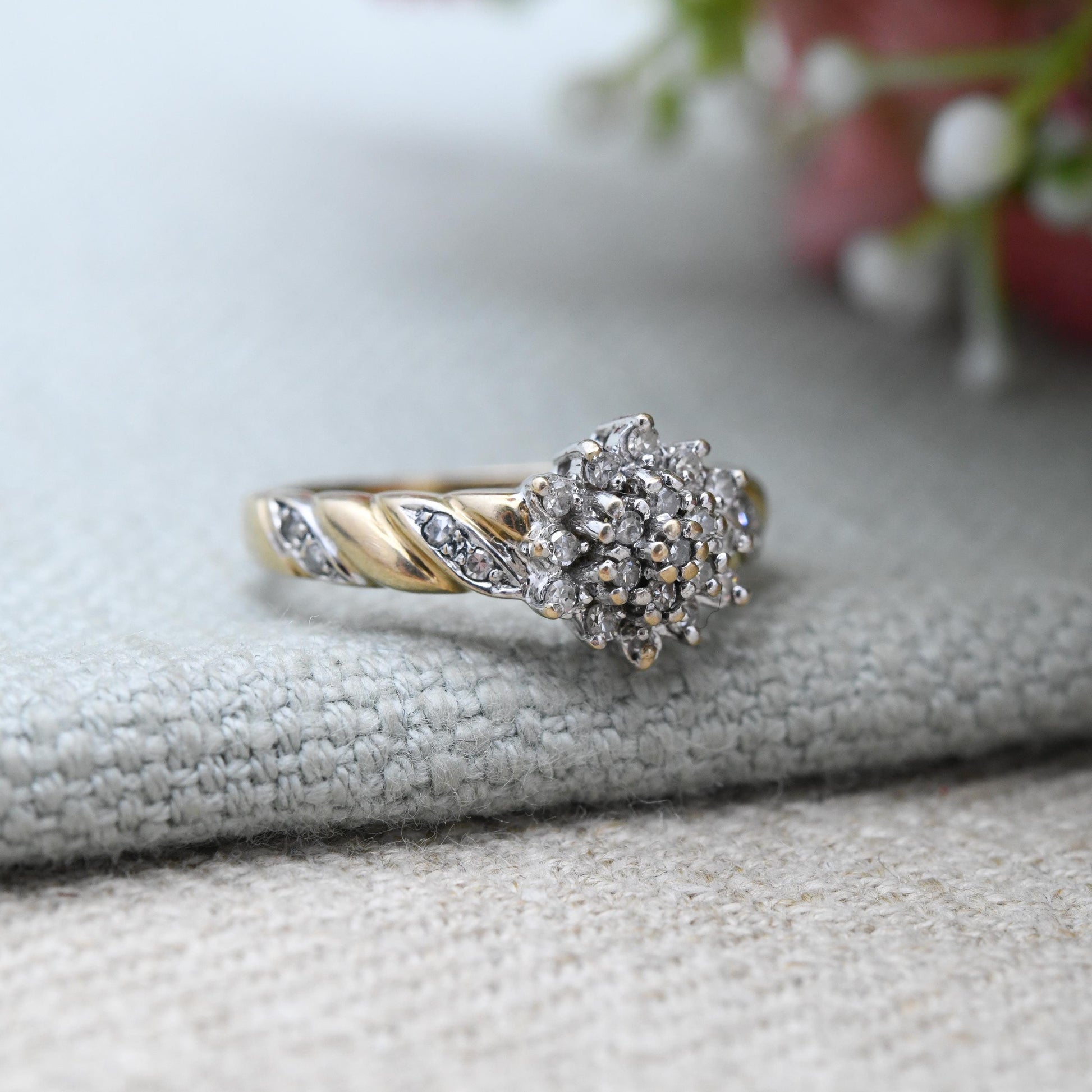 Vintage 9ct Gold and Diamond Cluster Ring 0.25 Carats 25 Points - Twist Pretty Gold Jewellery Gift for Her | UK Size - L 1/2 US Size - 6 1/4