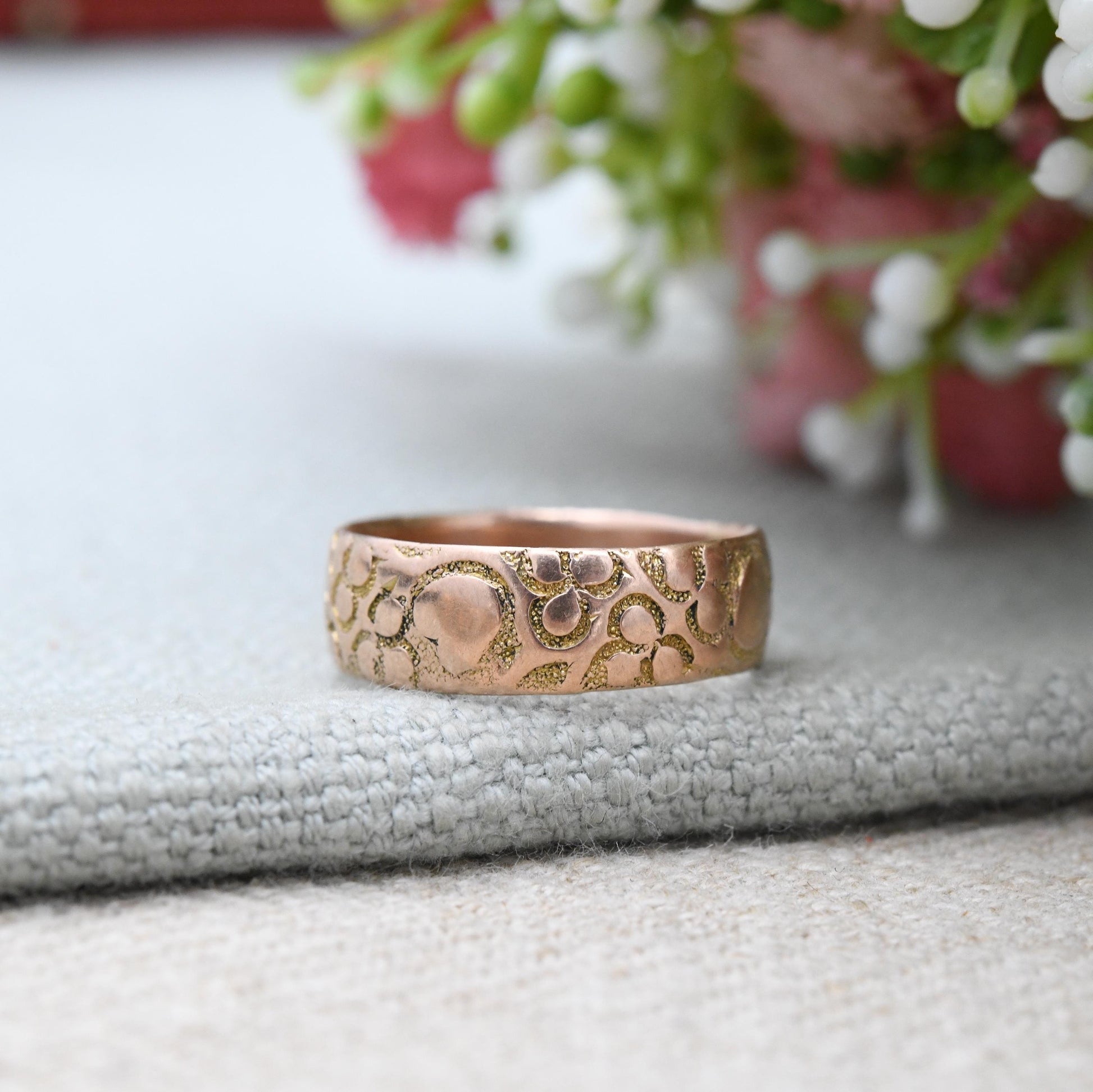 Antique 9ct Rose Gold Wedding Band Ring 1902 Clover and Heart Design - Edwardian Unisex Everyday Gold Jewellery | Size UK - O 1/2 US - 7 1/2