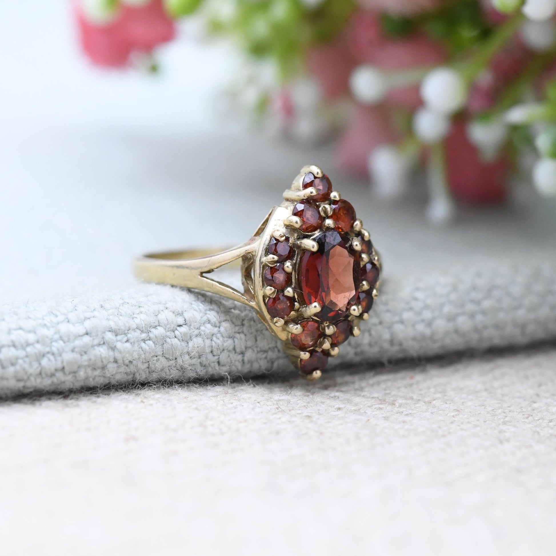 Vintage 9ct Gold Garnet Cluster Ring c. 1970s - Marquise Shape Pointed Oval Mid-Century Ring Red Gemstones | UK Size - P | US Size - 8