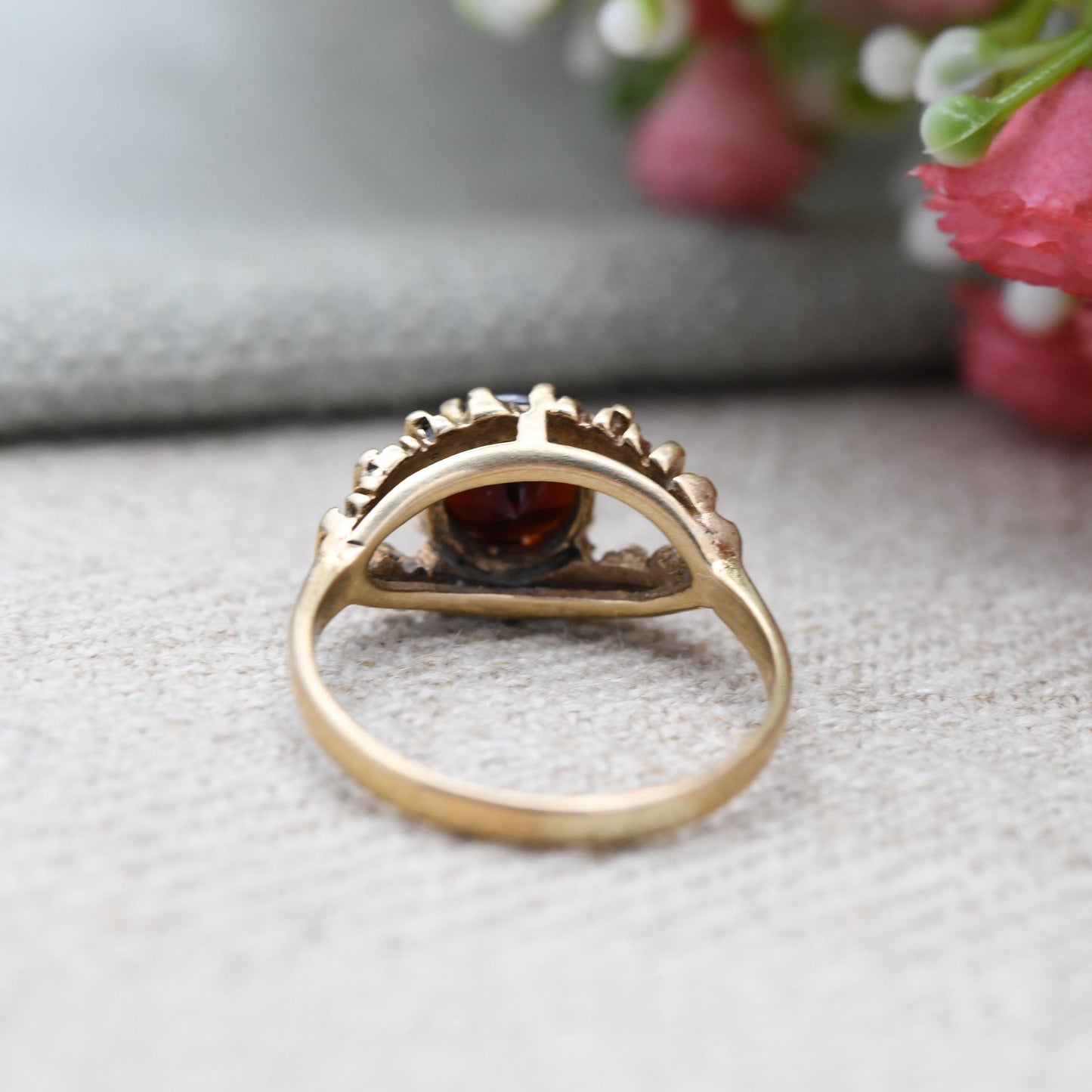 Vintage 9ct Gold Garnet Ring Midcentury Modernist 1977 MCM - Lister & Wright Statement Textured Brutalist | UK Size - N | US Size - 6 3/4