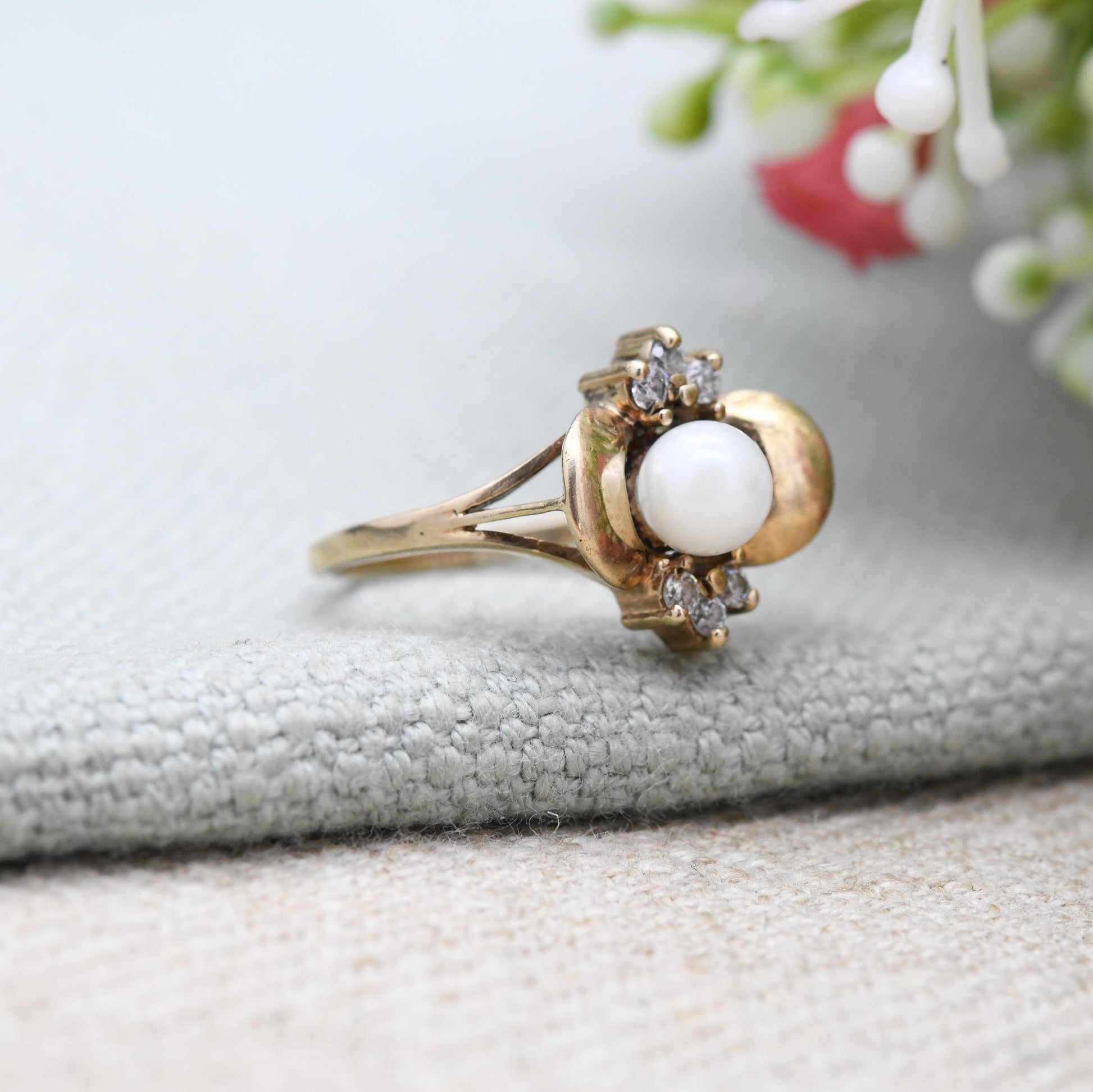 Vintage 9ct Gold Pearl Ring 1993 with CZ Accent Stones by Slade and Kempton S&K - White Cocktail Real Pearl Ring | UK Size - L | US Size - 6