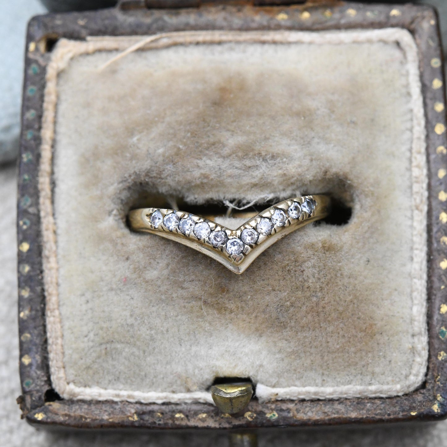Vintage 9ct Gold Wishbone Ring with CZ Stones 1985 - Yellow Gold V Shaped Band Ring | UK Size - M 1/2 | US Size - 6 3/4