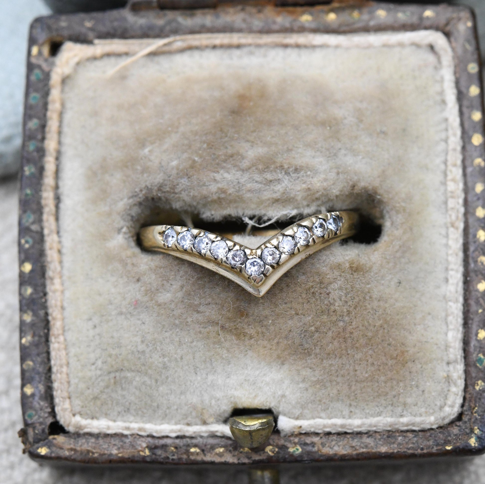 Vintage 9ct Gold Wishbone Ring with CZ Stones 1985 - Yellow Gold V Shaped Band Ring | UK Size - M 1/2 | US Size - 6 3/4