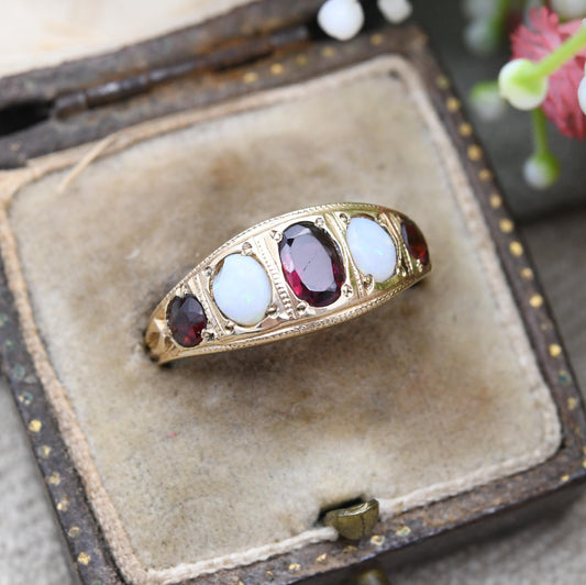 Vintage 9ct Gold Garnet and Opal Ring 1972 - Five Stone Dress Ring | Pretty Mid-Century Graduated Gemstones | UK Size - P | US Size - 7 3/4