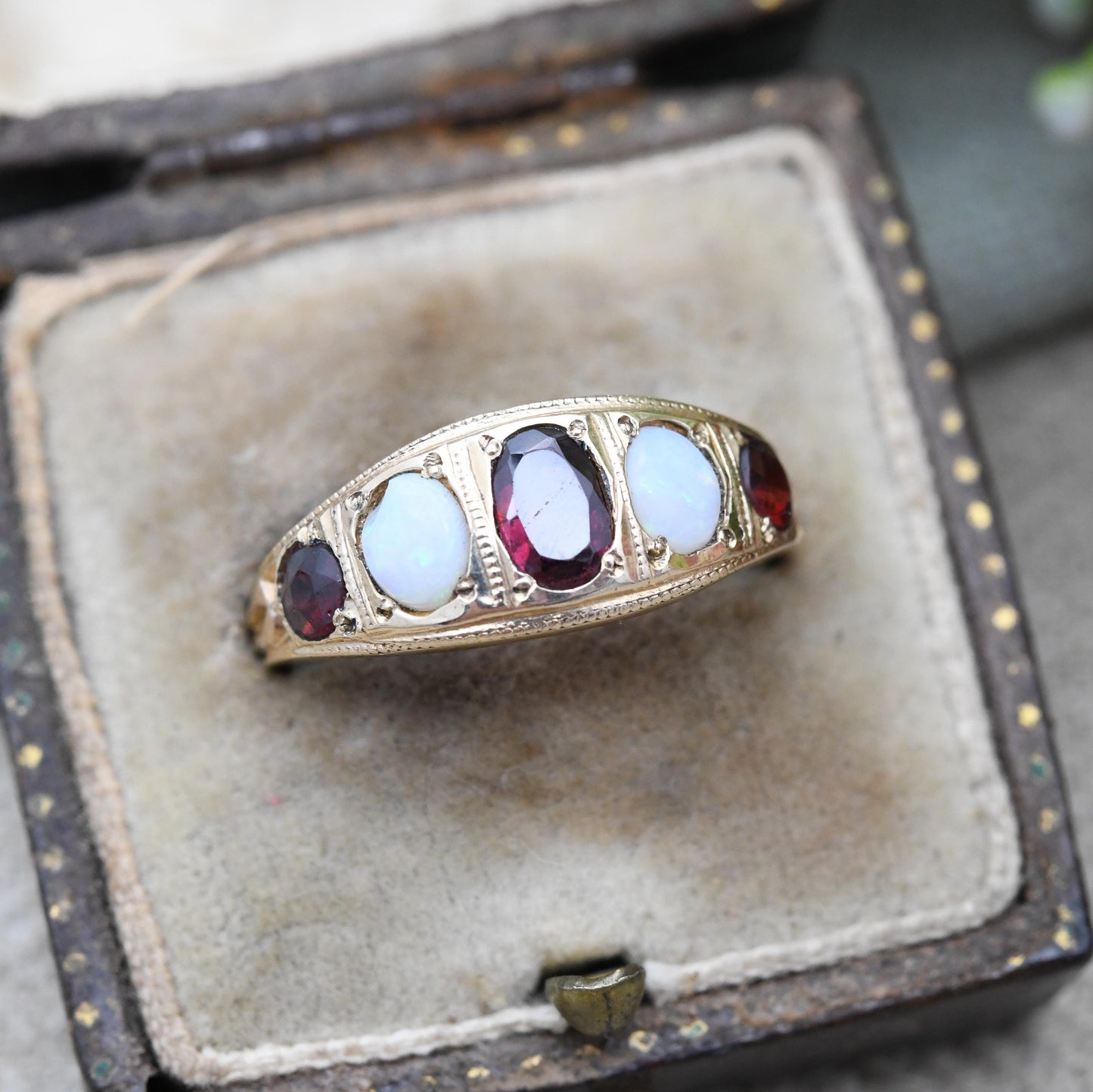 Vintage 9ct Gold Garnet and Opal Ring 1972 - Five Stone Dress Ring | Pretty Mid-Century Graduated Gemstones | UK Size - P | US Size - 7 3/4