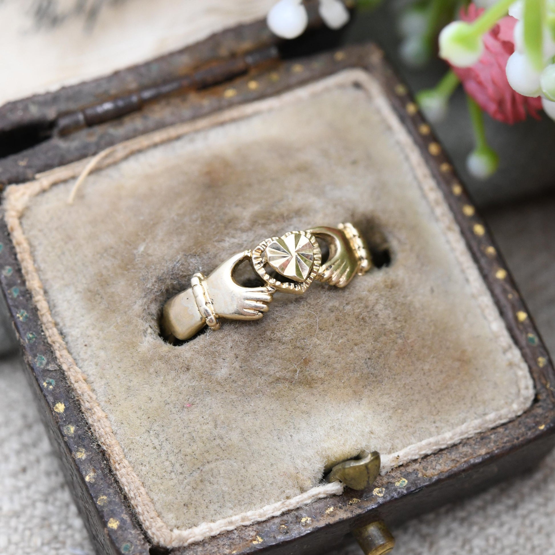 Antique 9ct Gold Dublin Claddagh Ring - Irish Hands Holding Heart Symbol | Diamond Cut Heart | UK Size - L 1/2 | US Size - 6