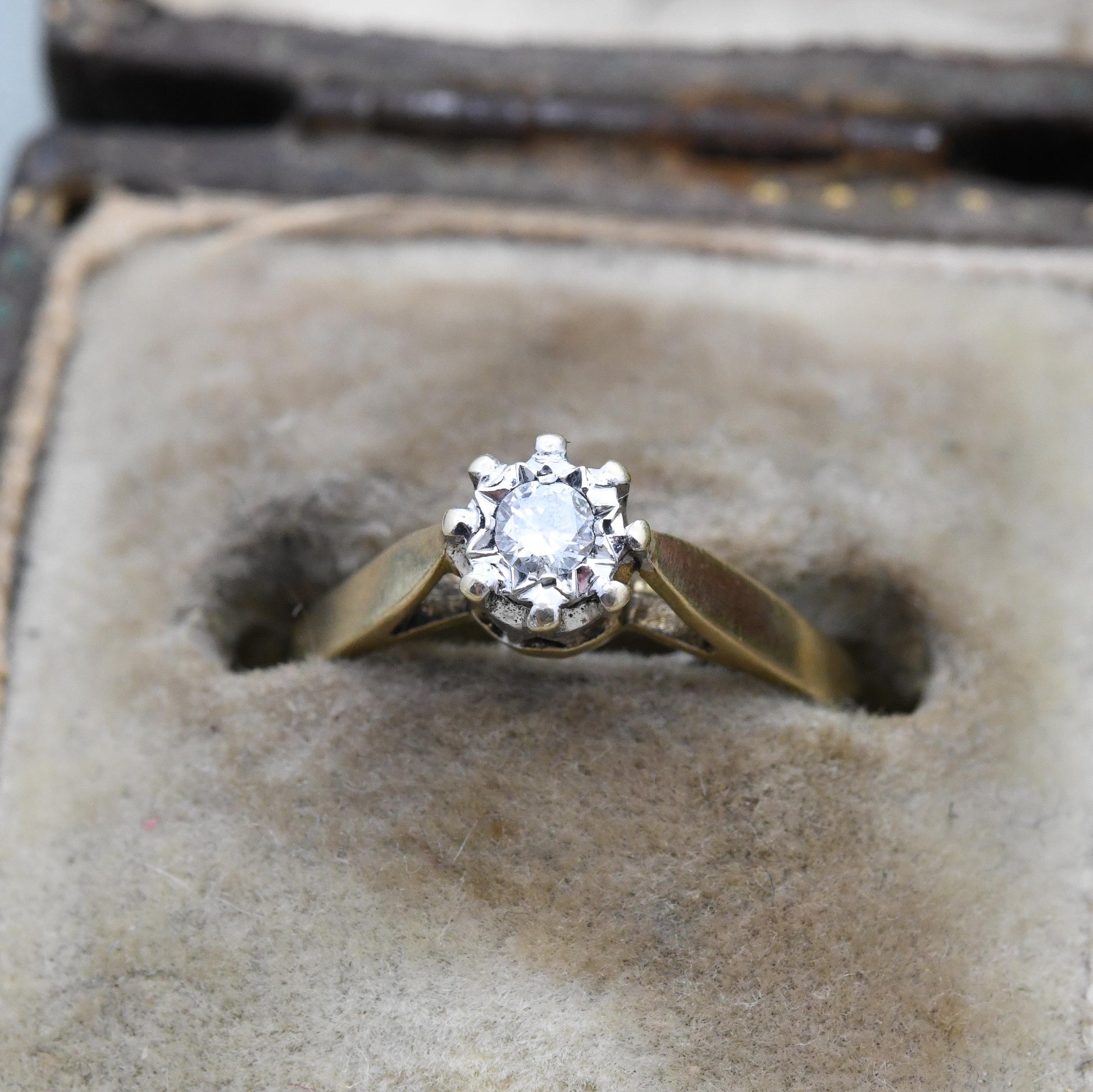 Vintage 9ct Gold Diamond Solitaire Ring 1986 Star Setting - Cathedral Set Solitaire Engagement Ring | UK Size - M | US Size - 6