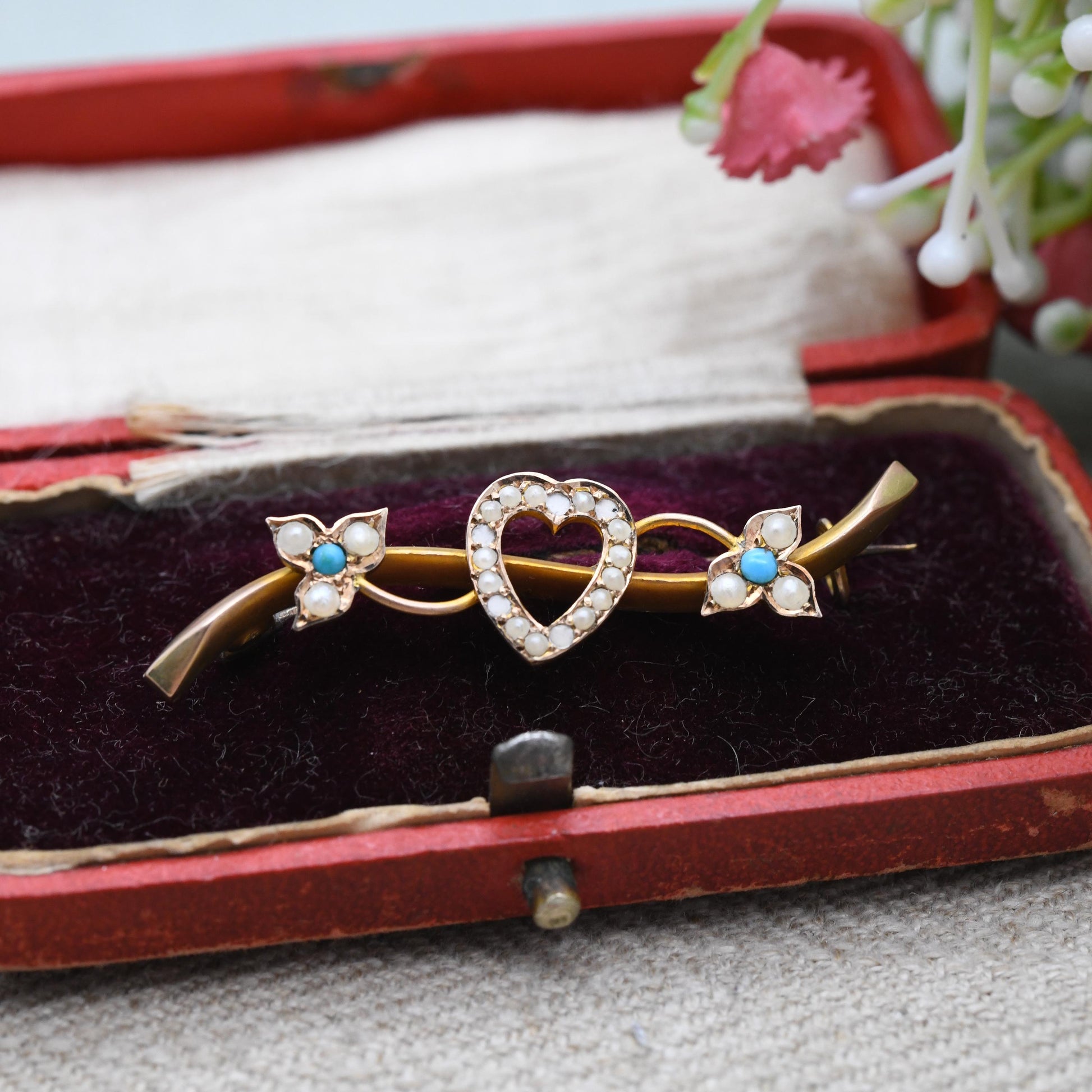 Antique Victorian 9ct Gold Turquoise and Split Pearl Brooch 1899 - Heart and Leaf Shaped Setting | Pretty Ornate Detail Bar Brooch | Chester