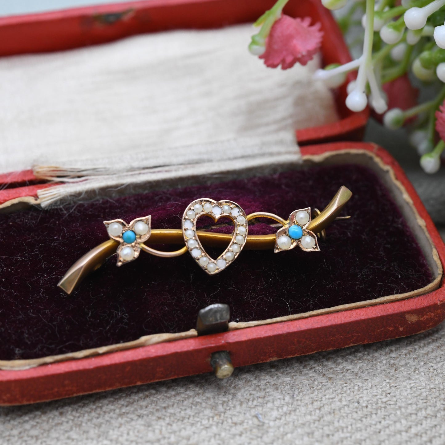Antique Victorian 9ct Gold Turquoise and Split Pearl Brooch 1899 - Heart and Leaf Shaped Setting | Pretty Ornate Detail Bar Brooch | Chester