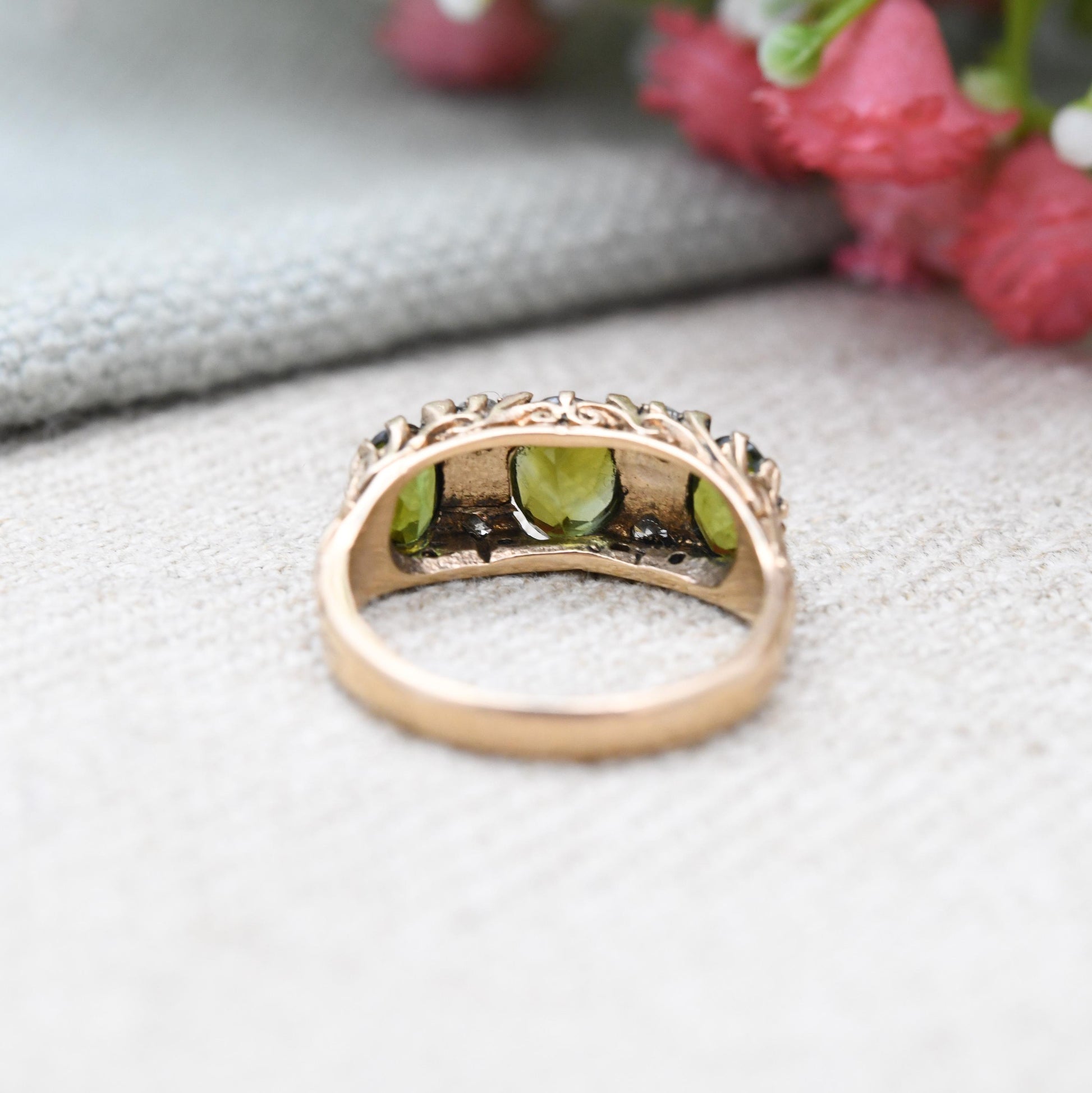 Vintage 9ct Gold Tourmaline Three Stone Ring - Olive Green Flush Set Trilogy Half Eternity Ring Accent Stones | UK Size - L US Size - 5 3/4
