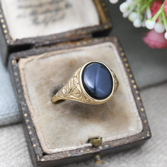 Vintage 9ct Gold Onyx Signet Ring - Detailed Shoulders | Unisex Yellow Gold and Black Jewellery Gift for Him | UK Size - W | US Size - 11