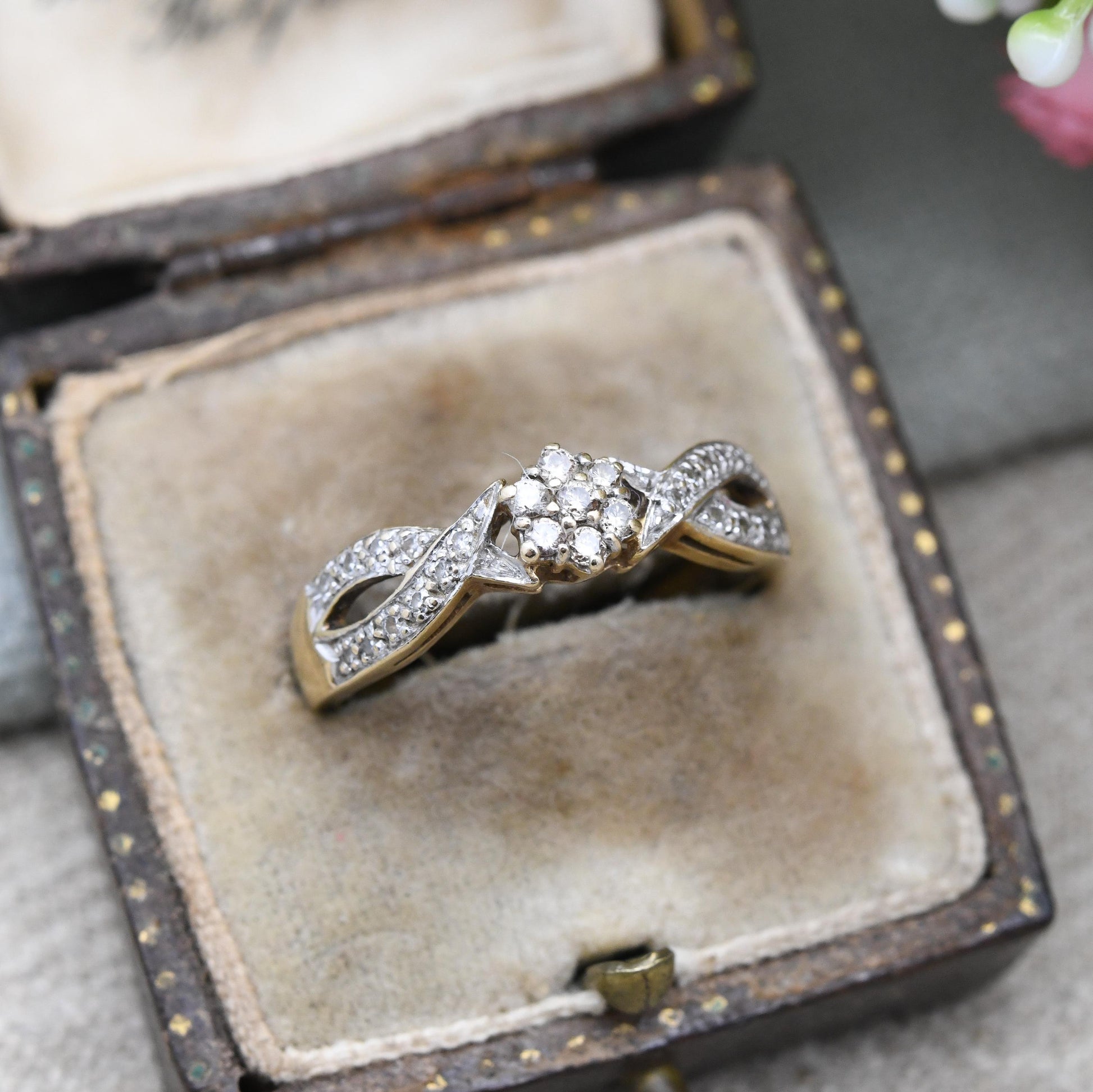 Vintage 9ct Gold and Diamond Cluster Ring - Twist Pretty Gold Jewellery Gift for Her | UK Size - R 1/2 | US Size - 8 3/4