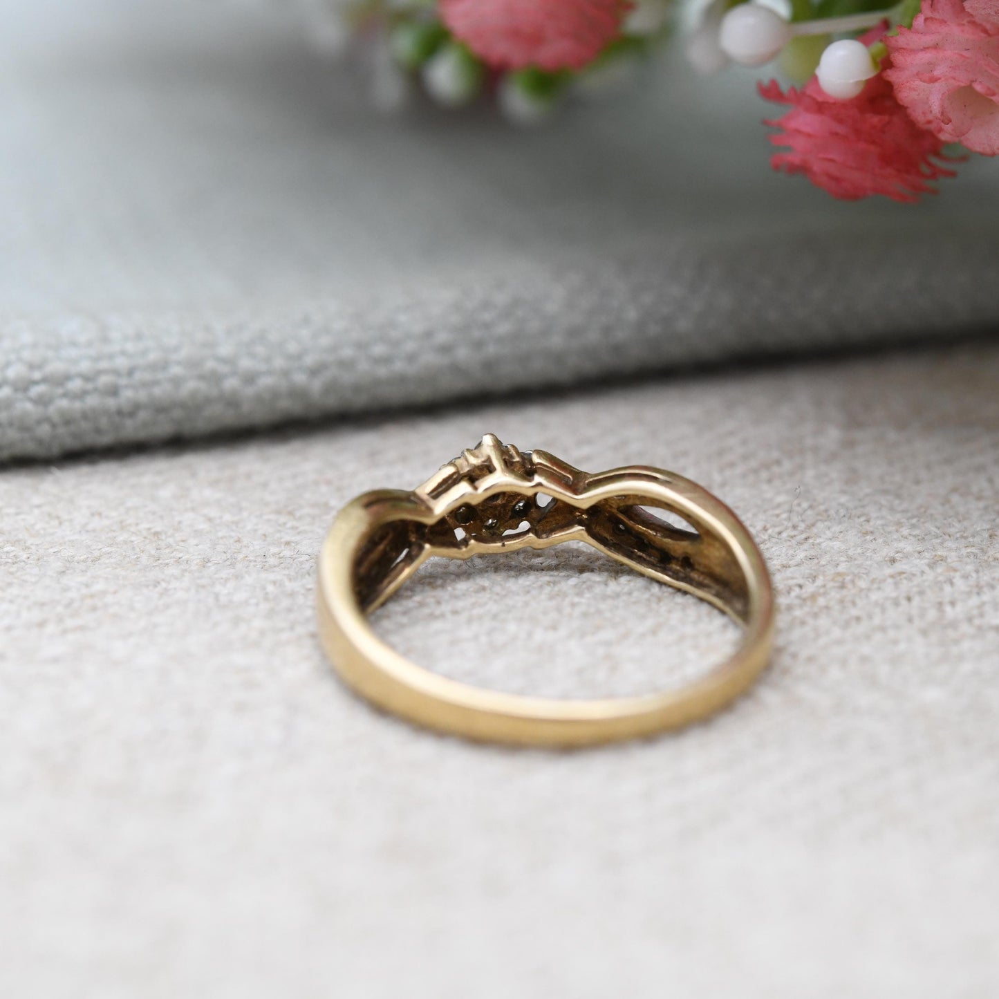 Vintage 9ct Gold and Diamond Cluster Ring - Twist Pretty Gold Jewellery Gift for Her | UK Size - R 1/2 | US Size - 8 3/4