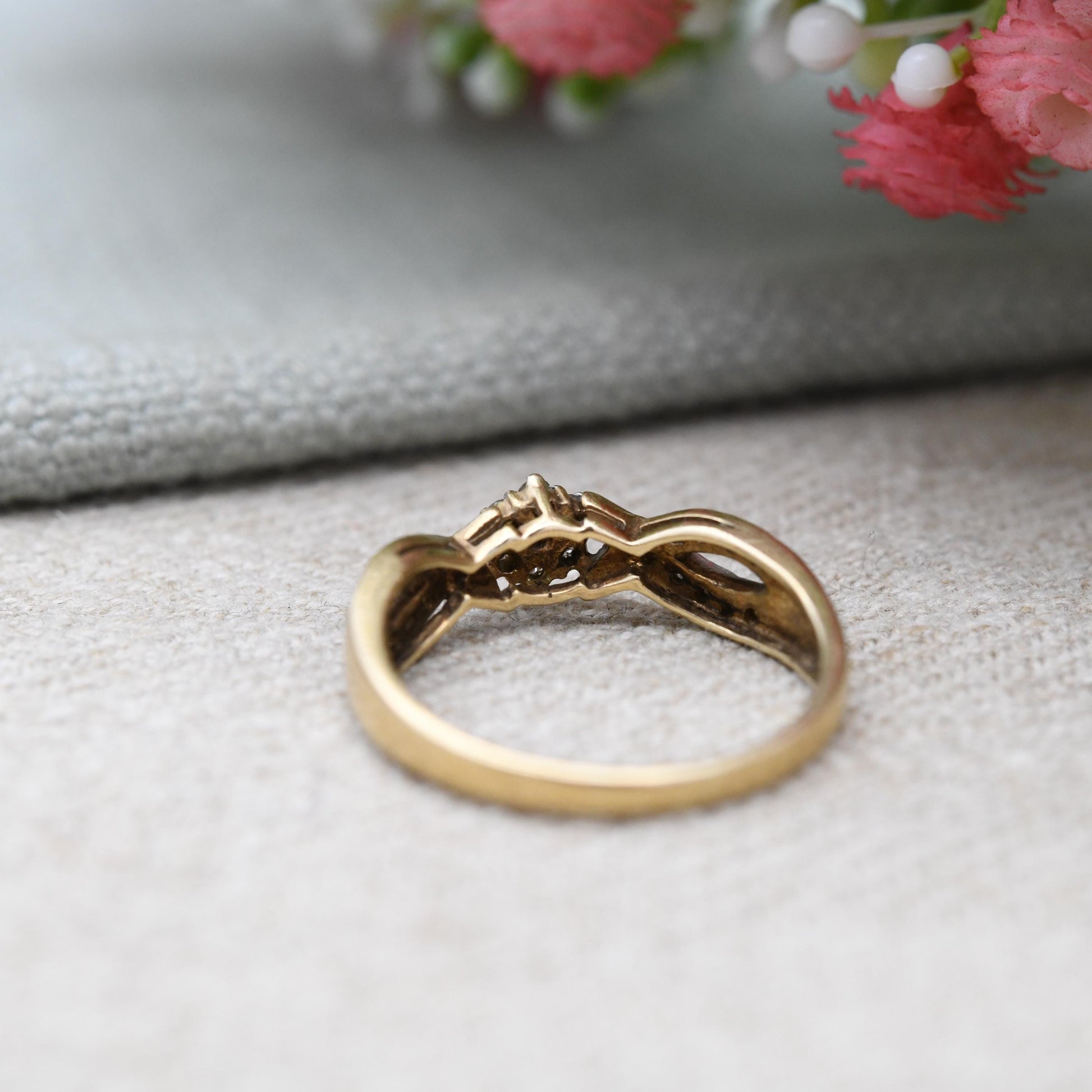 Vintage 9ct Gold and Diamond Cluster Ring - Twist Pretty Gold Jewellery Gift for Her | UK Size - R 1/2 | US Size - 8 3/4