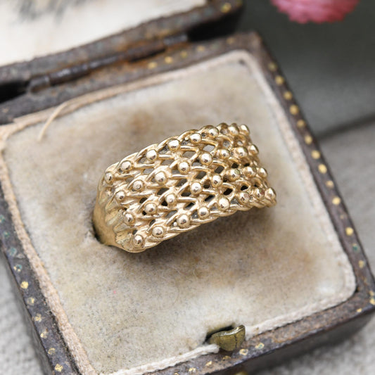 Vintage 9ct Gold Keeper Ring - Four Row Textured Knotted Band Love Symbol | Everyday Gold Jewellery | UK Size - R 1/2 | US Size - 8 3/4