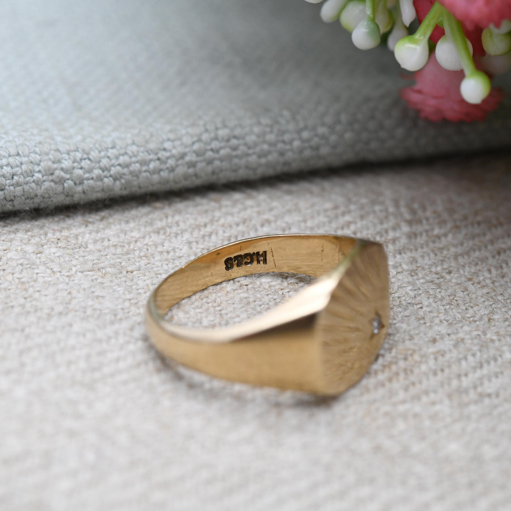 Vintage 9ct Gold Diamond Signet Ring - Solid Yellow Gold Jewellery Gift for Him Engagement Ring Men | UK Size - P 1/2 | US Size - 7 3/4