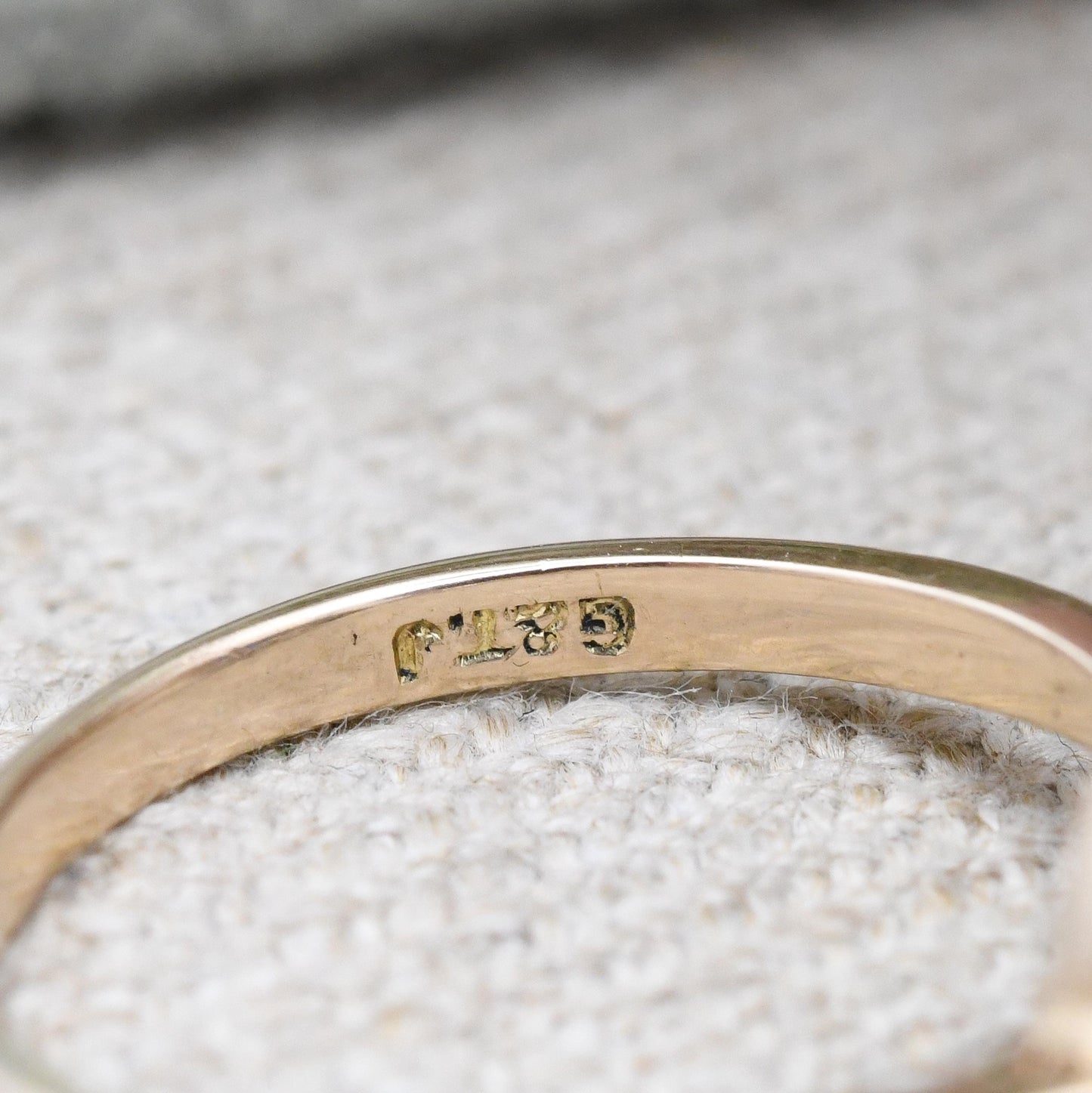 Vintage 9ct Gold Ring Blue Stone Halo - Large Deep Blue Synthetic Stone Cocktail Ring | UK Size - P | US Size - 7 1/2